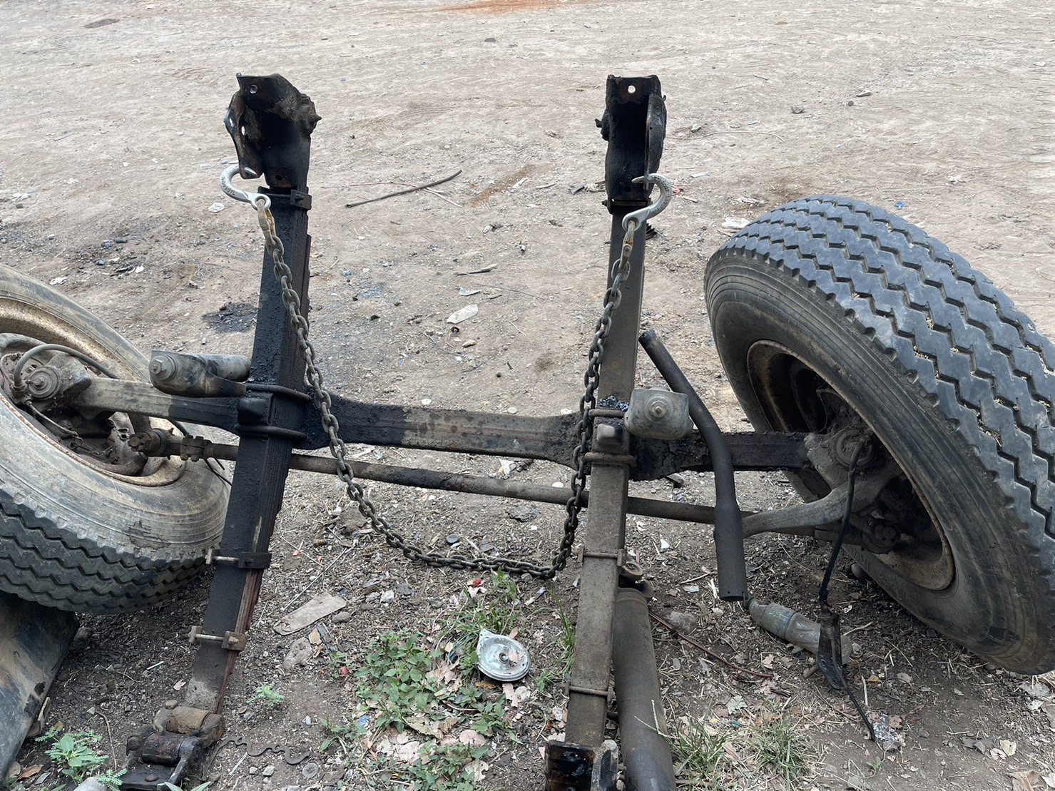 คานหน้า ISUZU สดือ แหนบ 31 นิ้ว 16000 บาท พร้อมแหนบ