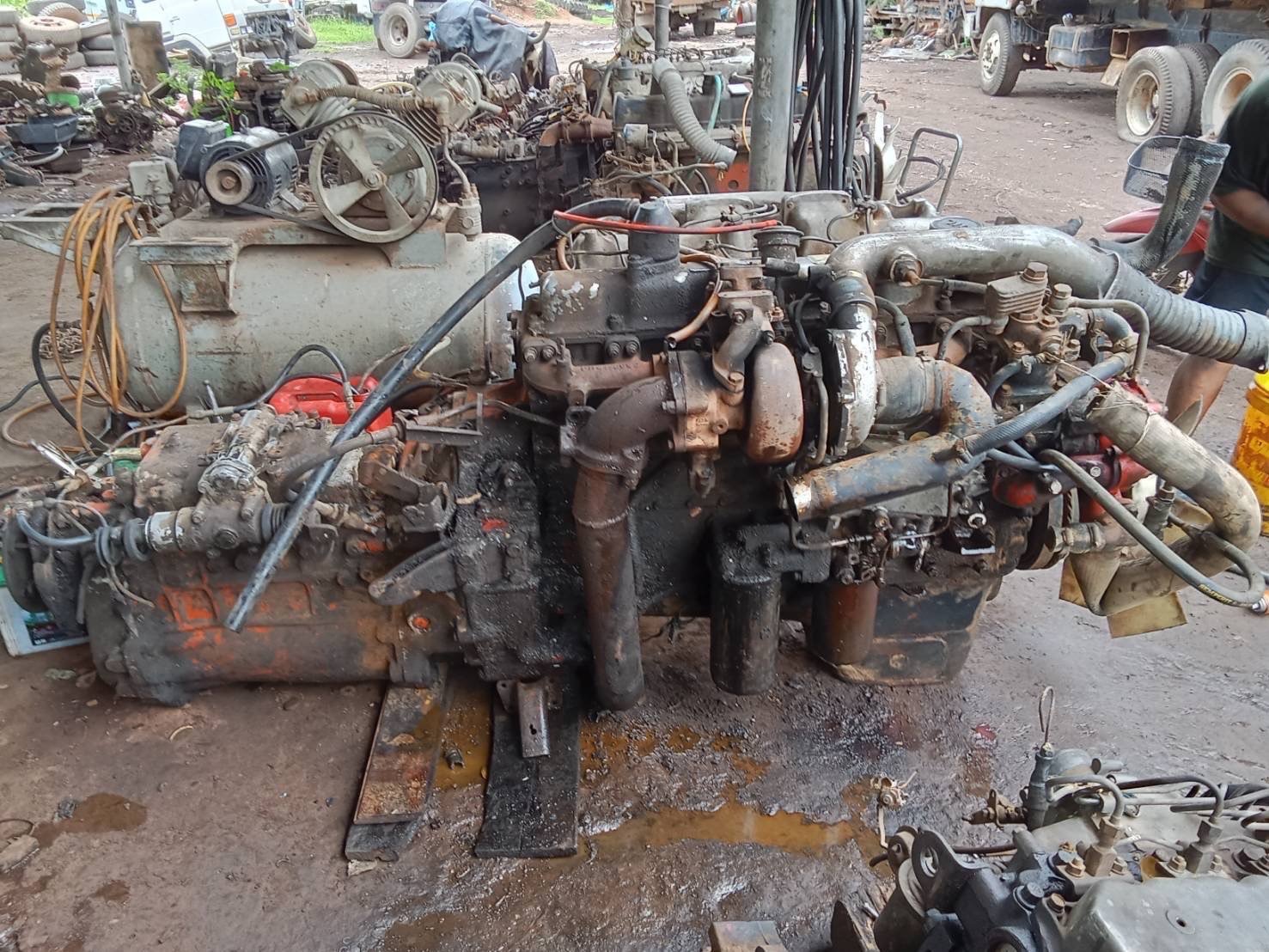 เครื่อง HINO EP100 285 แรงม้า เทอร์โบ 79000 บาท พร้อมเกียร์ อินเตอร์ เครื่อง HINO EP100 285 แรงม้า เทอร์โบ 79000 บาท พร้อมเกียร์ อินเตอร์