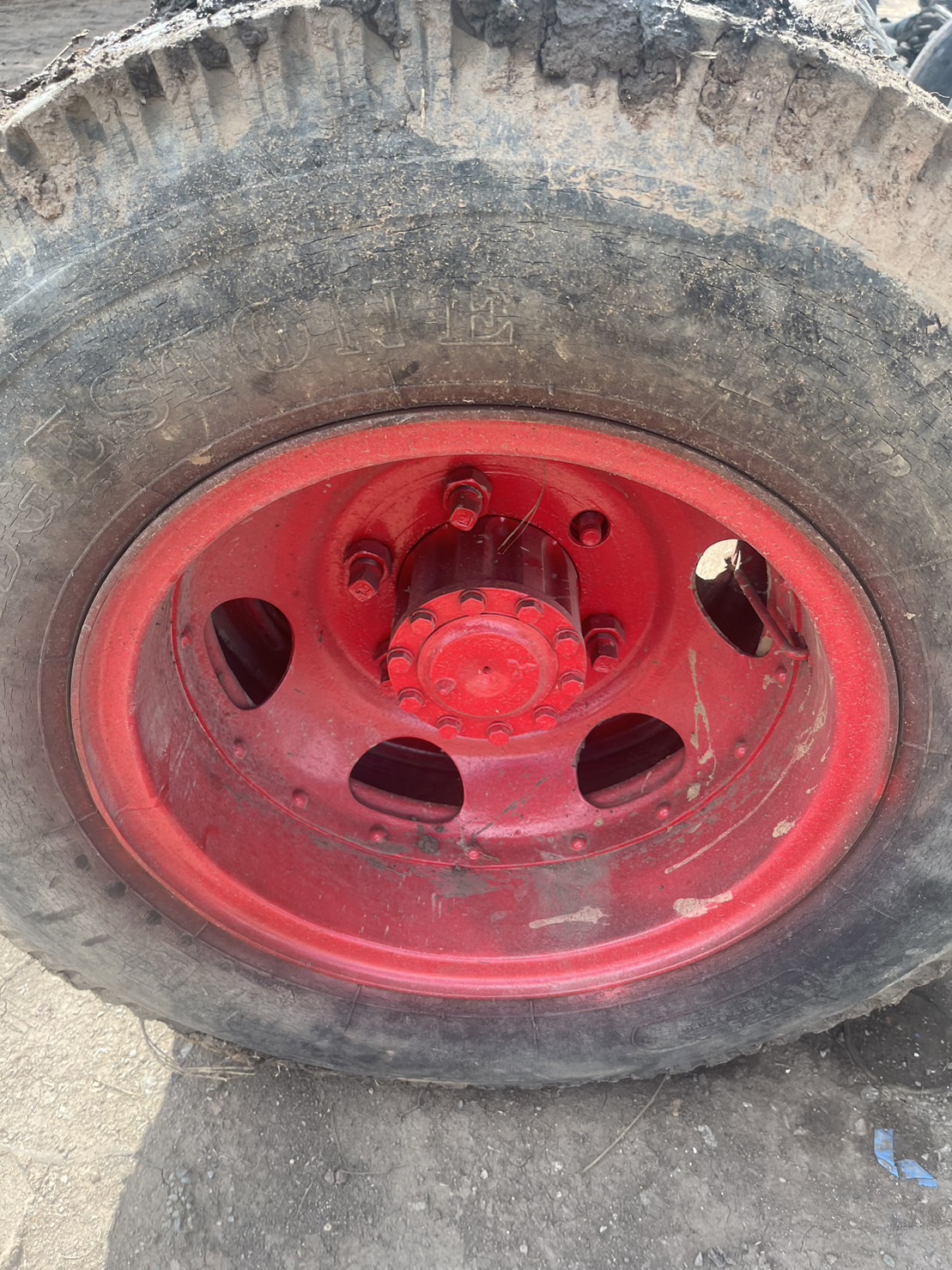 เพลา F 6 ล้อ มิตชู 25000 บาท พร้อมแหนบ