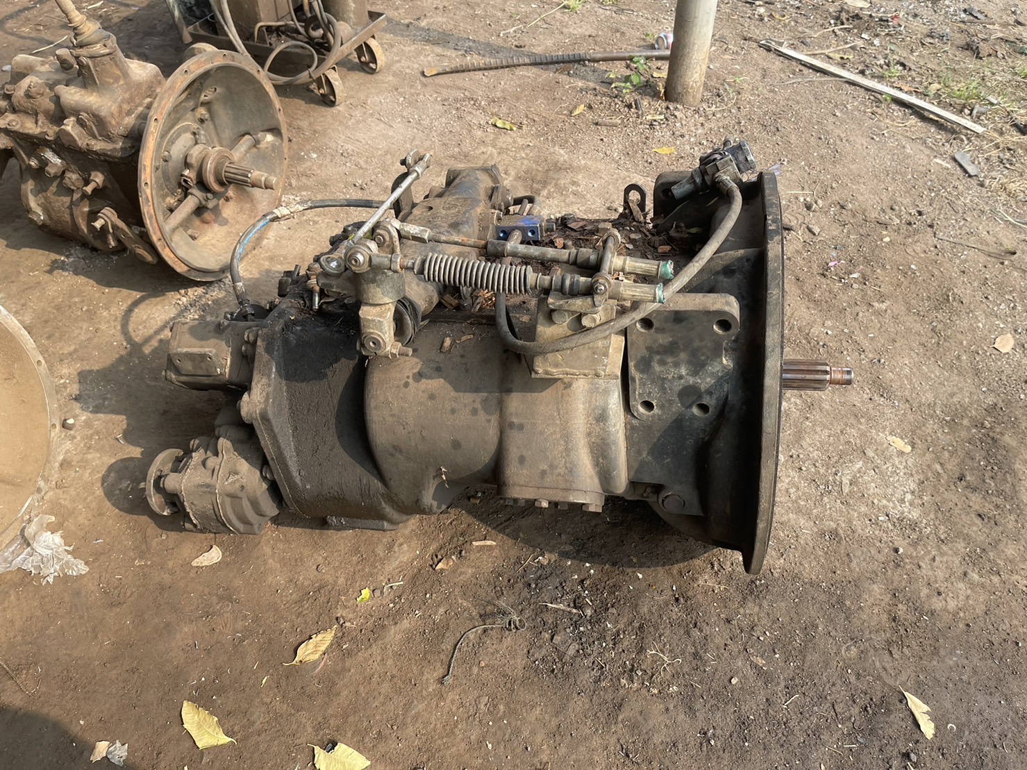 เกียร์ SHACMAN F3000 28000 บาท พร้อมใช้งาน