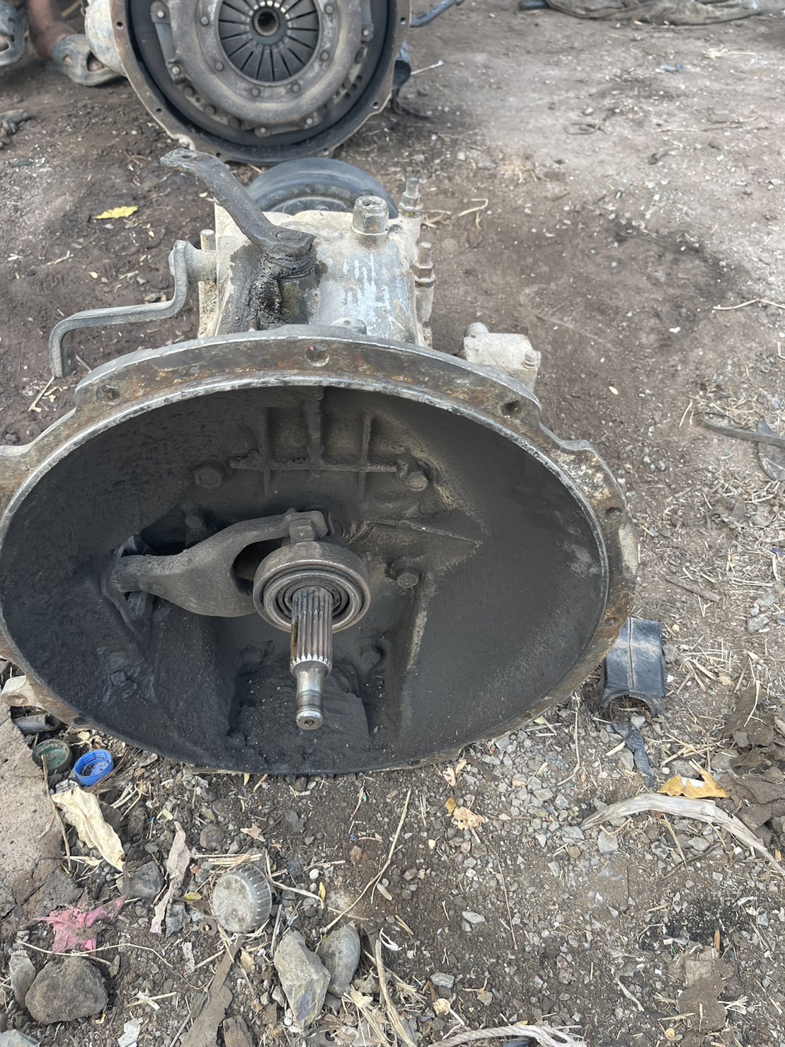 เกียร์ ISUZU NPR 115 12000 บาท ร้อมเกียร์ฝาก