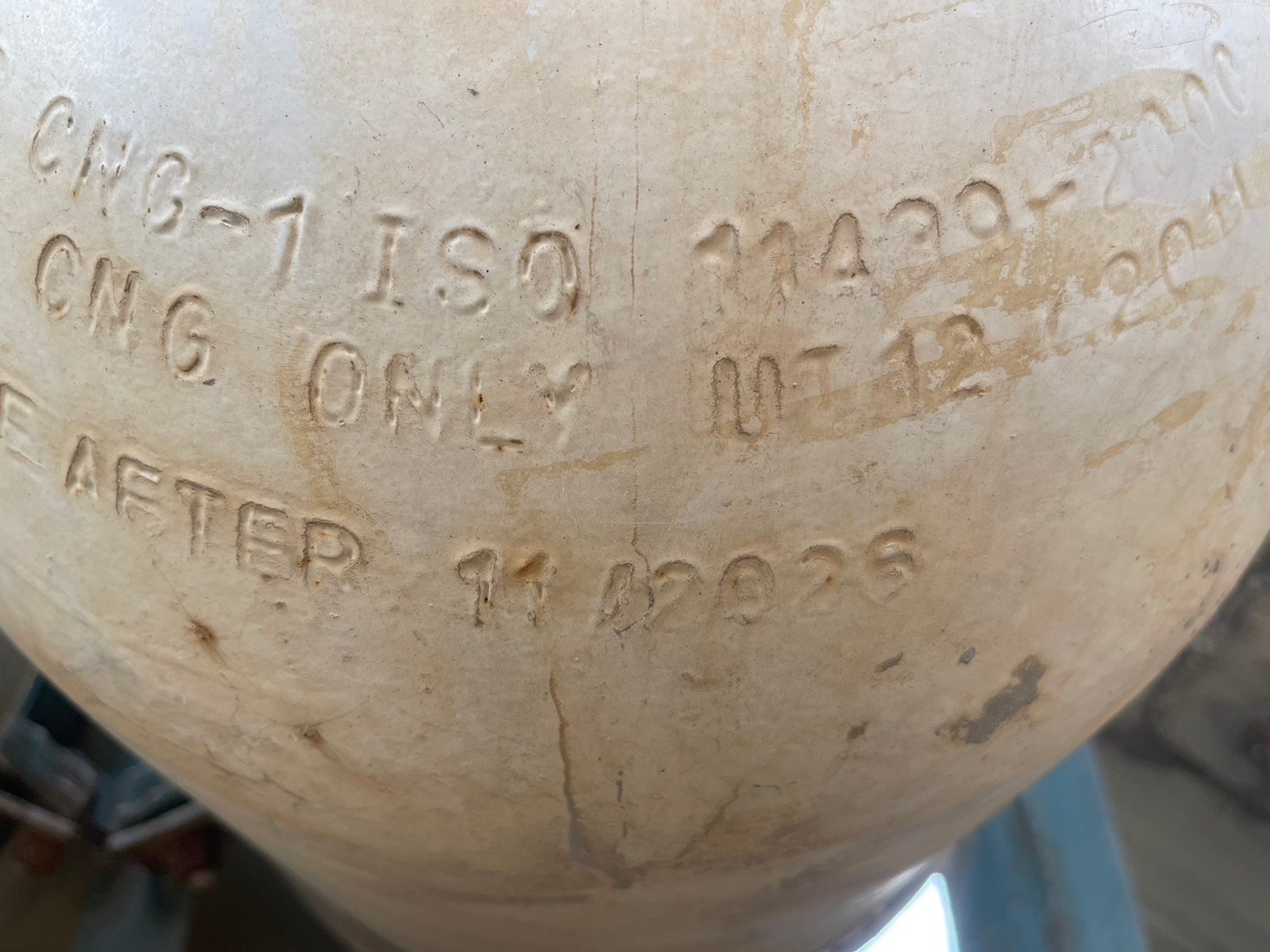 ถังก๊าซ 6 ใบพร้อมแท่น25000 บาท หมดอายุปี 2026