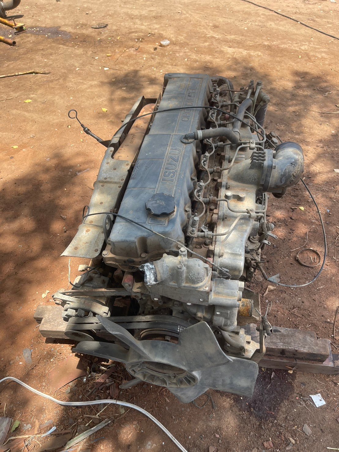 เครื่อง ISUZU 6HE1 195 แรงม้า เครื่อง 58000 บาท เกียร์ 25000 บาท พร้อมเกียร์ฝาก