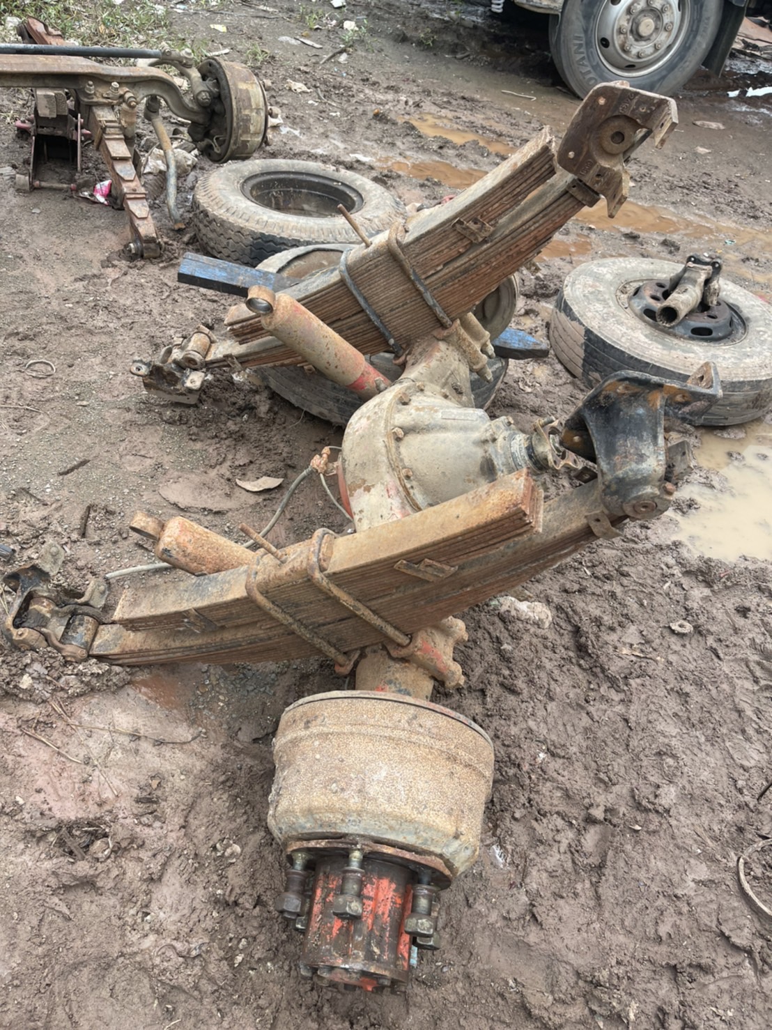 เพลา HINO FC 6 น็อต 30000 บาทพร้อมแหนบ