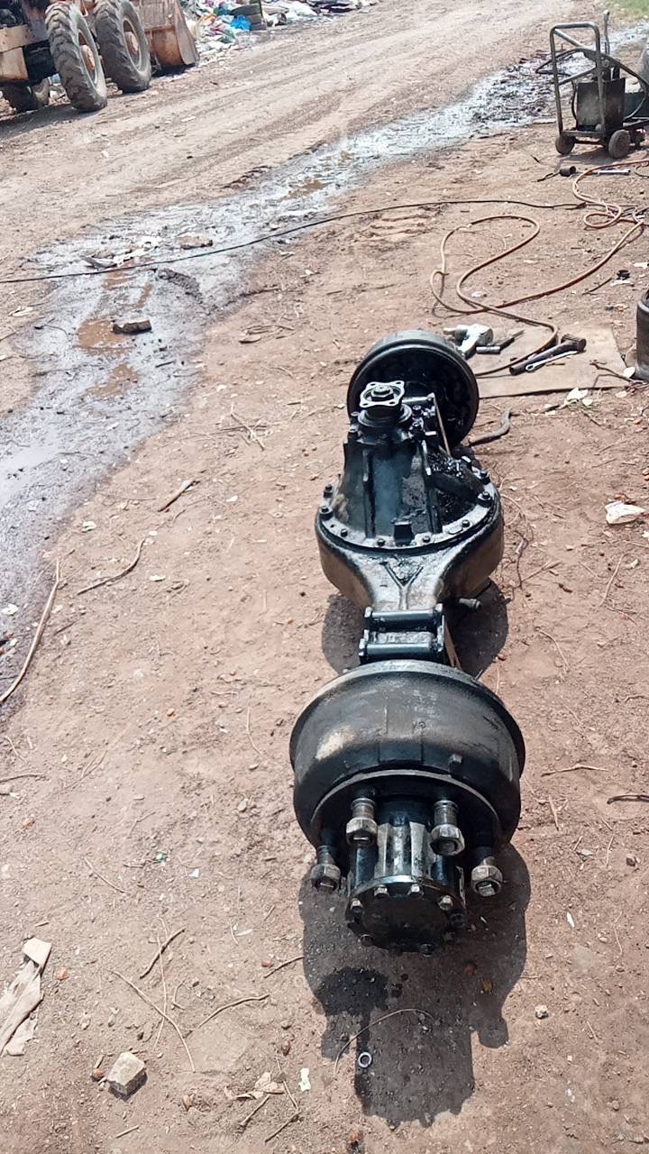 เพลา F ISUZU 6 น็อต 23000 บาท พร้อมใช้งาน