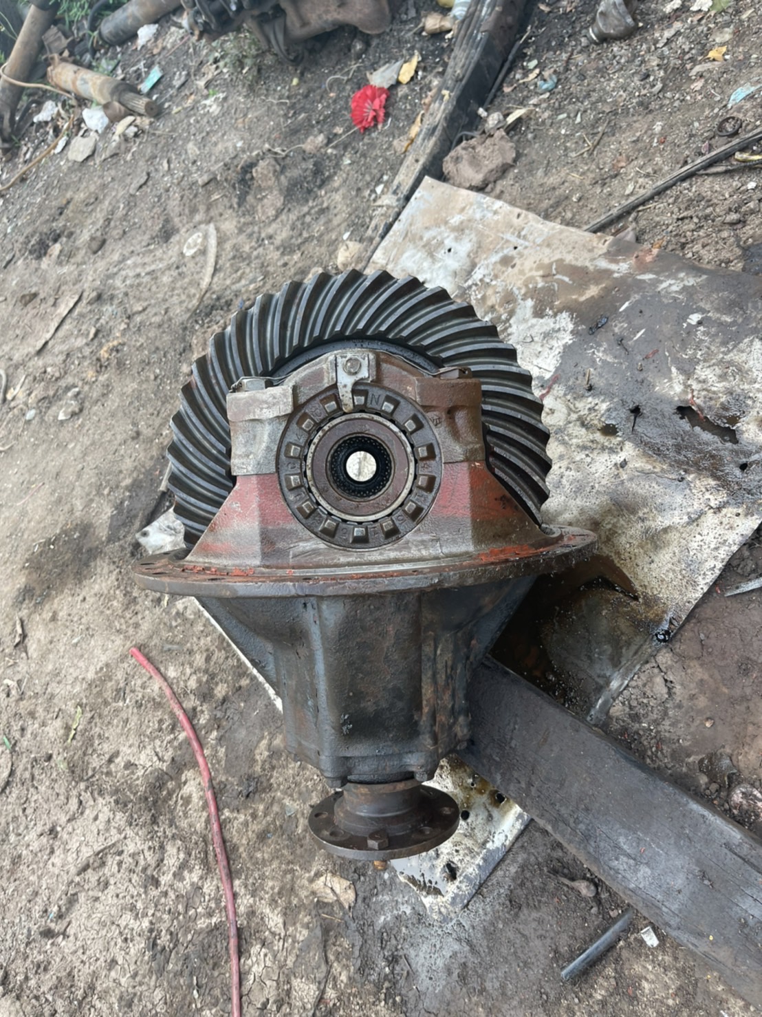 เพลา 6 ล้อ HINO 8 น็อต เฟื่อง 7-39 20000 บาท พร้อมใช้งาน