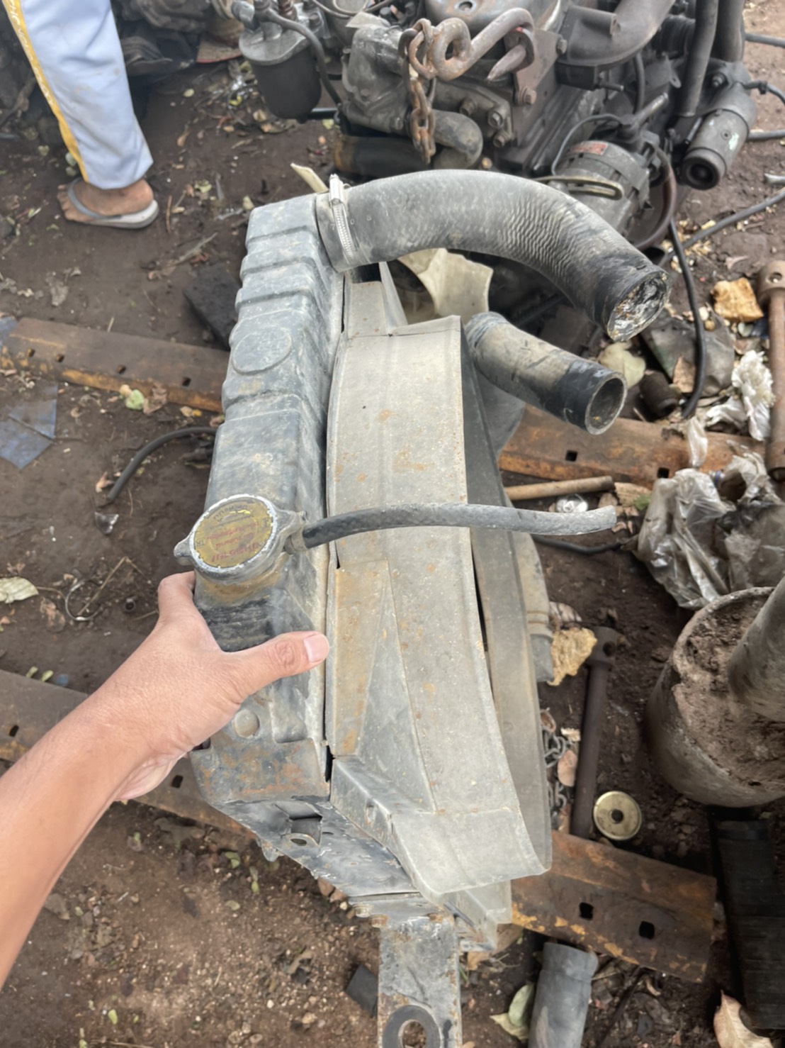 หม้อน้ำ ISUZU ร็อกกี้ พร้อมใช้งาน