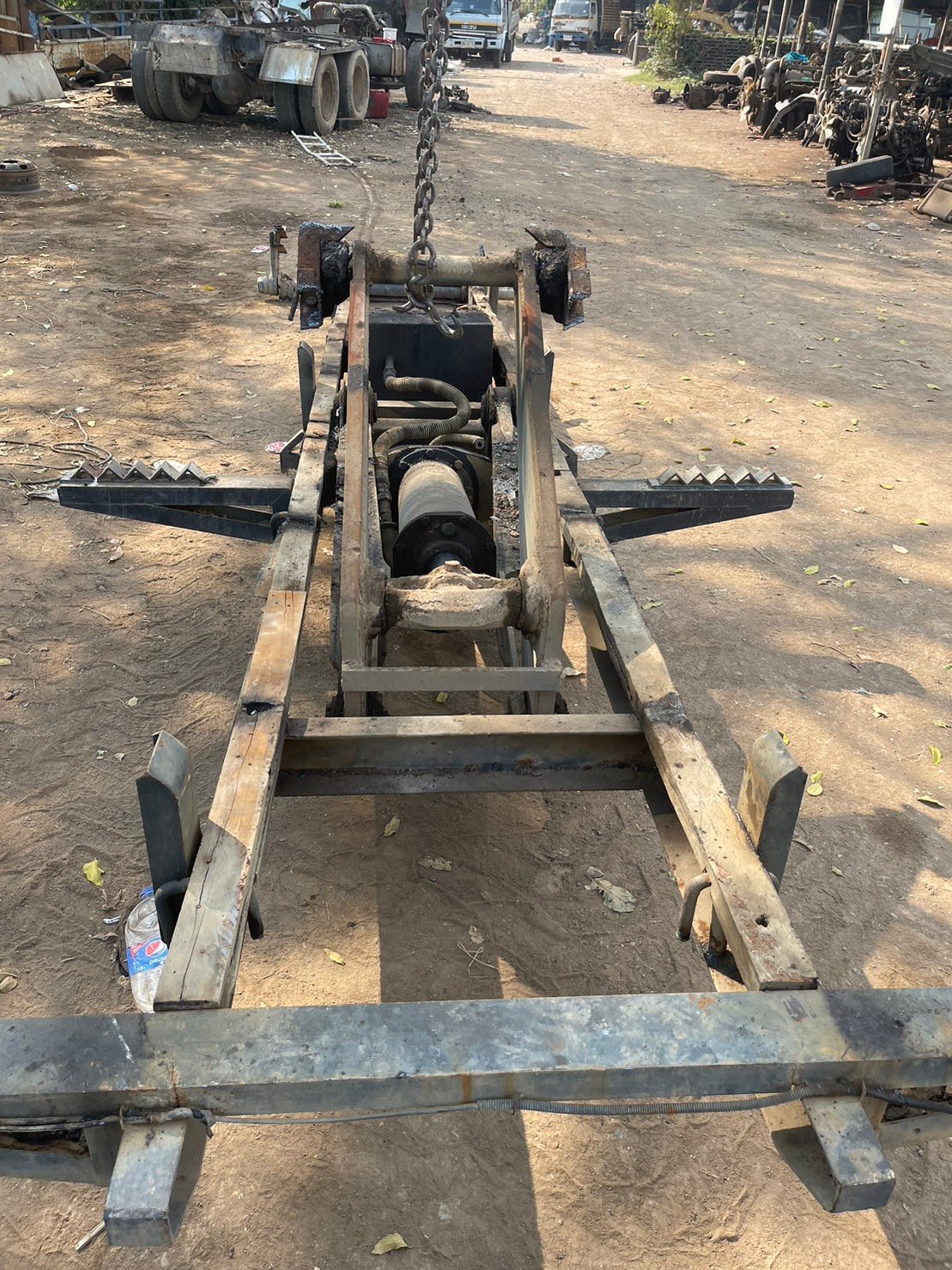 ชุดดดั้ม ISUZU 240 25000 บาท พร้อมปั้มปั่น คัสชีเทียม 12 ตัน