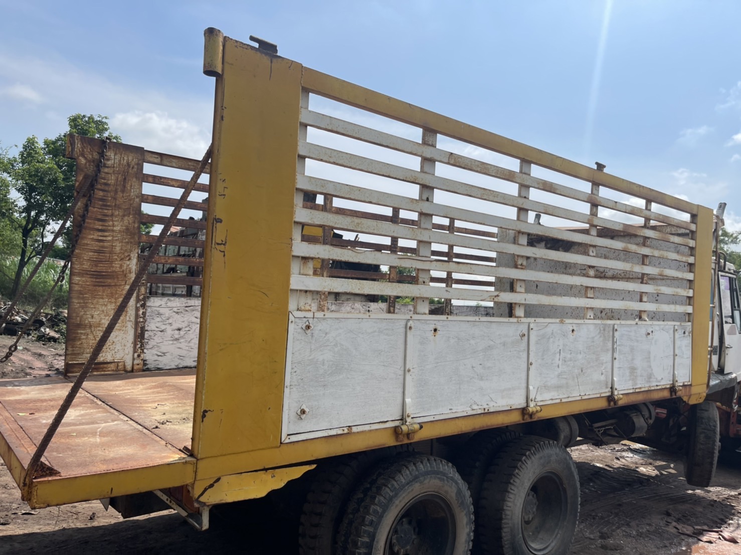 ขายกระบะเหล็ก คัสชีกว้าง 76 ชม ขายกระบะเหล็ก คัสชีกว้าง 76 ชม