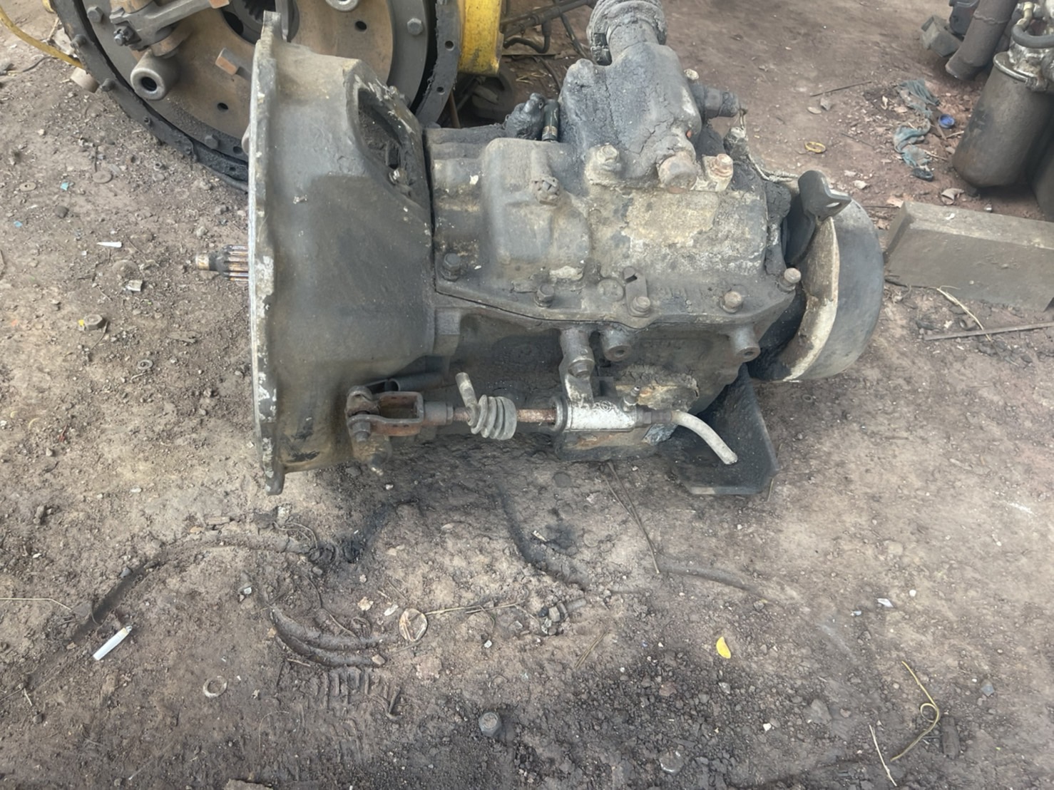 เกียร์ 6 ล้อ HINO WO4D พร้อมใช้งาน