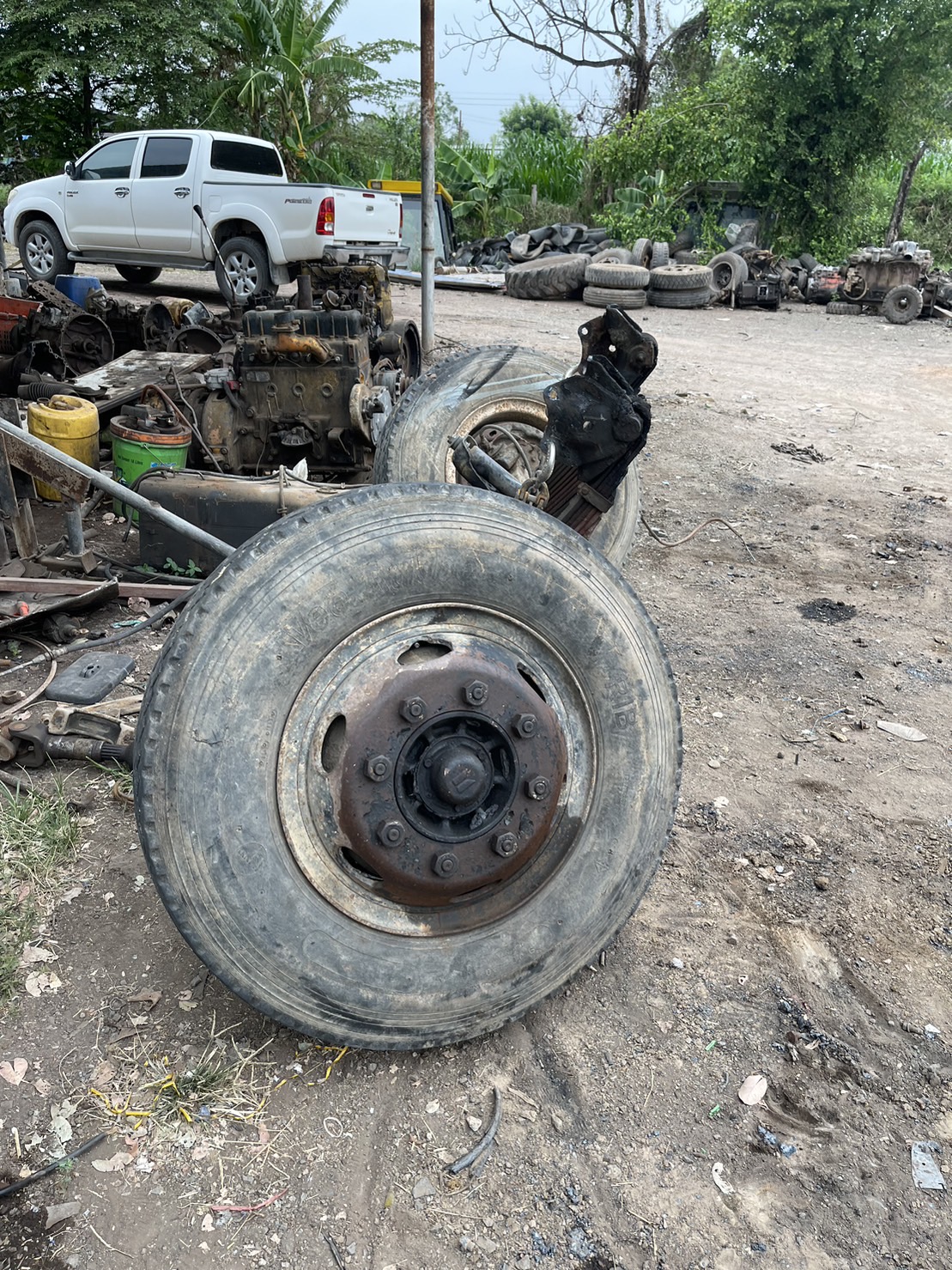 คานหน้า ISUZU สดือ แหนบ 31 นิ้ว 16000 บาท พร้อมแหนบ