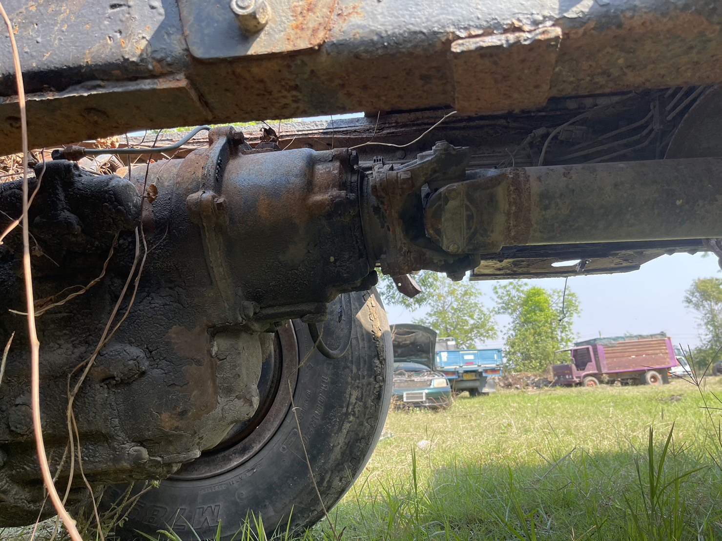 แยกขาย ขายชุดเพลา2 เพลา หัวลาก 65000 บาท พร้อมแท่นโบกี้แหนบ