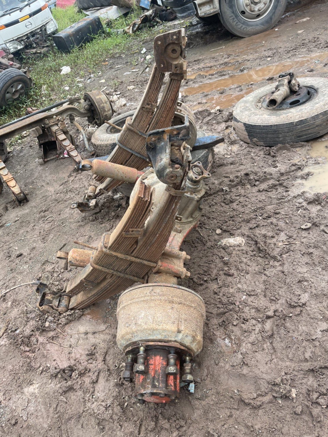 เพลา HINO FC 6 น็อต 30000 บาทพร้อมแหนบ