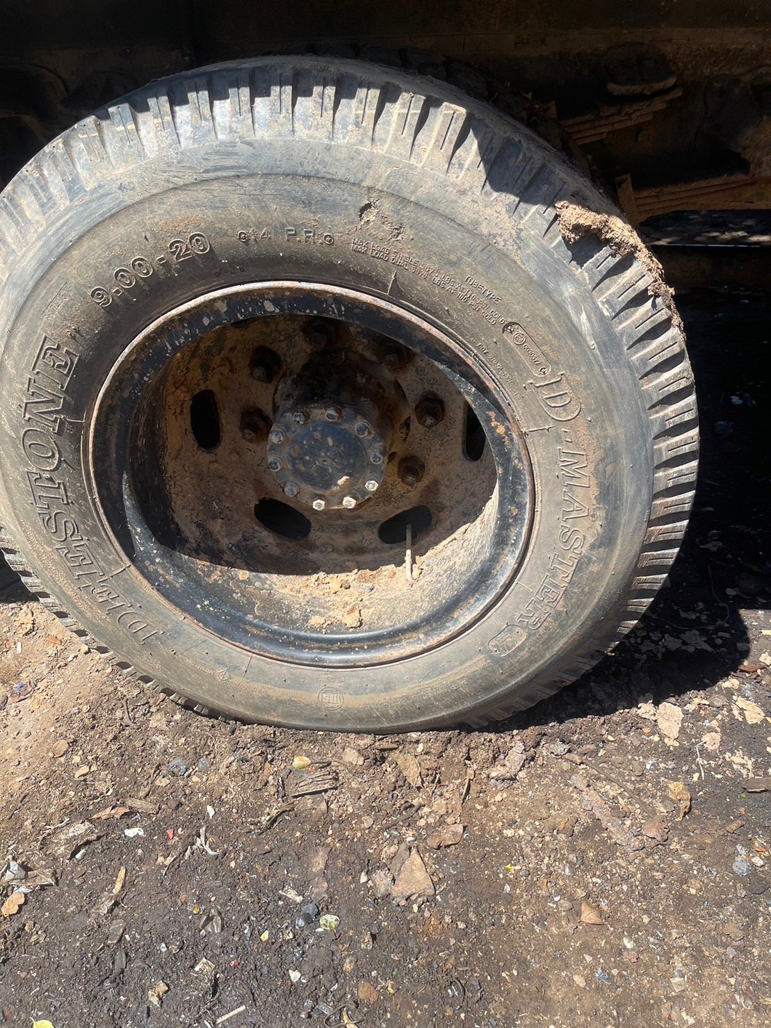 เพลา6 ล้อ 8น็อต HINO FF3H 25000 บาท พร้อมใช้งาน แหนบ6500 บาท