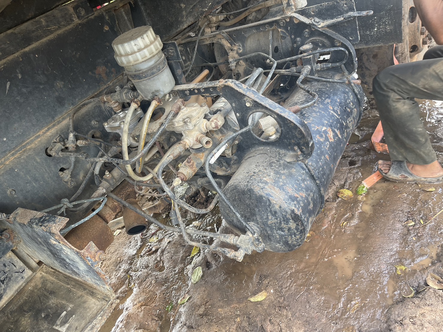 ถังเบรค TF 527โบ 6500 บาท