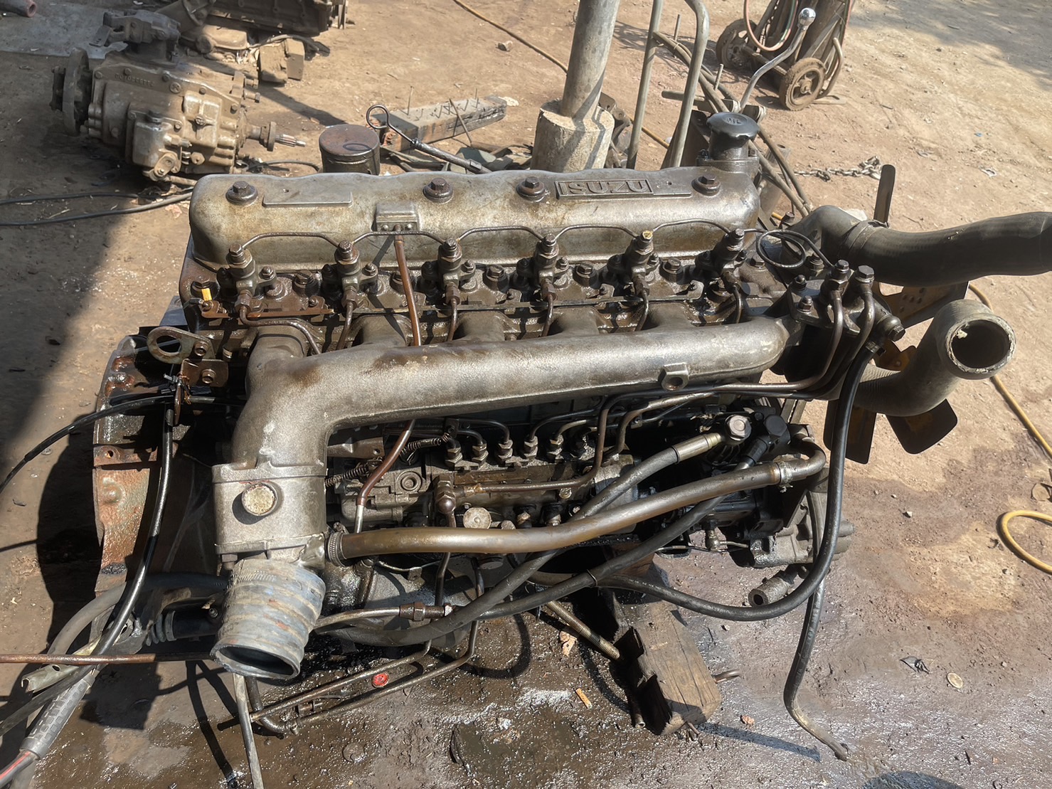 เครื่อง ISUZU 6BD1 165 แรงม้า มีปั้มลม 38000 บาท พร้อมใช้งาน