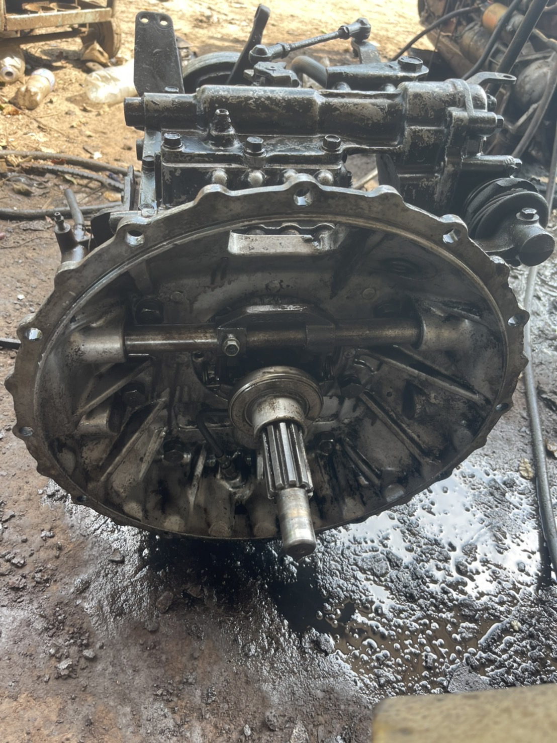 เกียร์ ISUZUร็อกกี้ 7 เกียร์ถอย 7 รอบ2 26000 บาท พร้อมใช้งาน