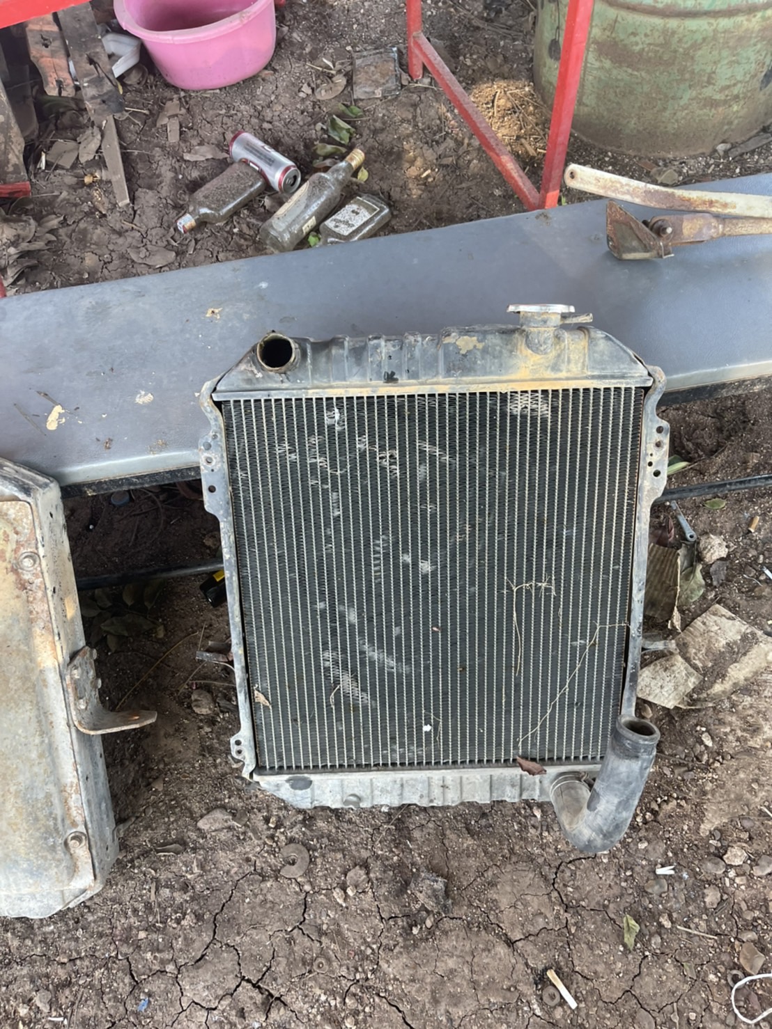 หม้อน้ำ NPR ISUZU พร้อมใช้งาน