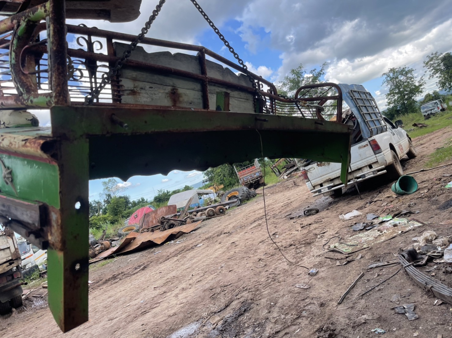 ตระกร้า 6 ล้อ2000 บาท