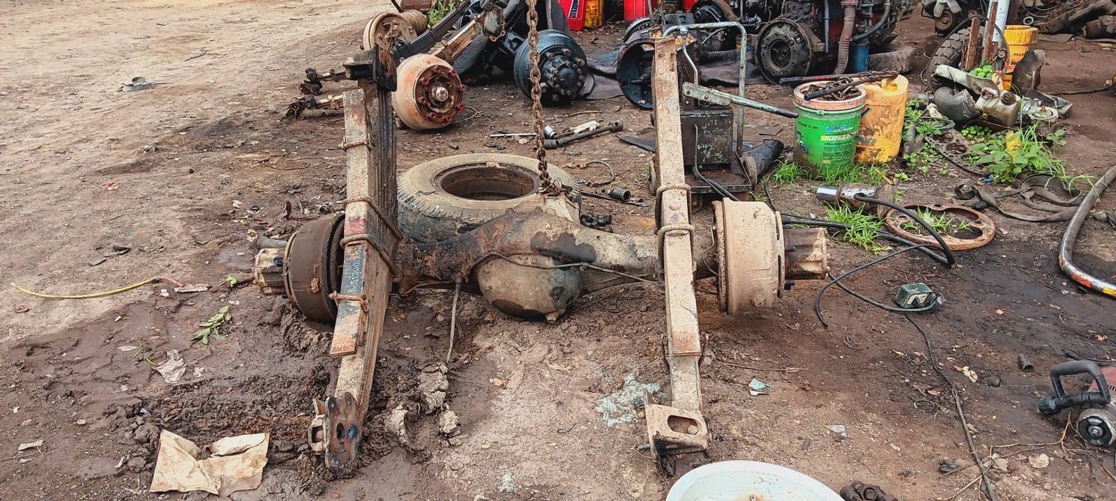 เพลาหลัง ISUZU FRR 30000  บาท พร้อมแหนบ