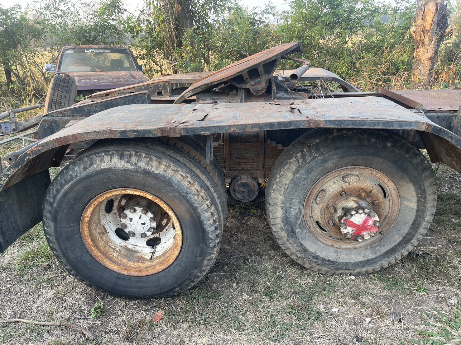 แยกขาย ขายชุดเพลา2 เพลา หัวลาก 65000 บาท พร้อมแท่นโบกี้แหนบ