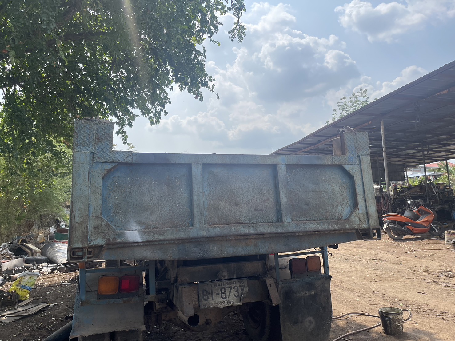 กระบะดั้ม คัสชีกว้าง80ชม ยาว 368ชม กว้าง230ชม 46000 บาท พร้อมใช้งาน