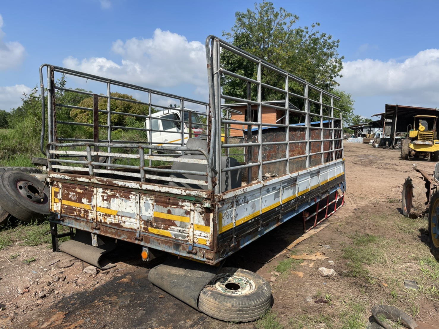 กระบ 6 ล้อพร้อมใช้งาน กระบ 6 ล้อพร้อมใช้งาน