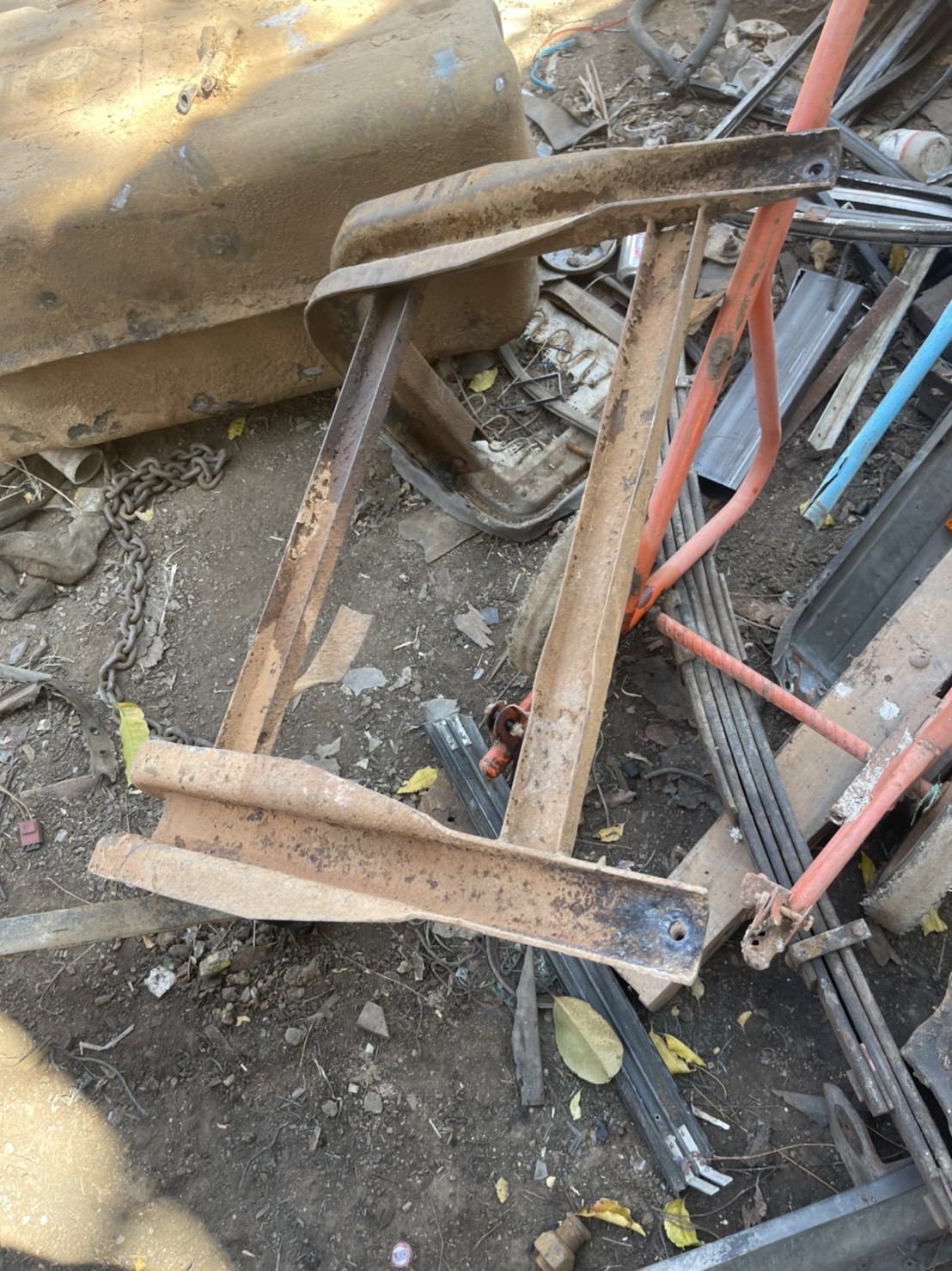 ถังน้ำมัน มิตชู 527 4500 บาท พร้อมแท่น