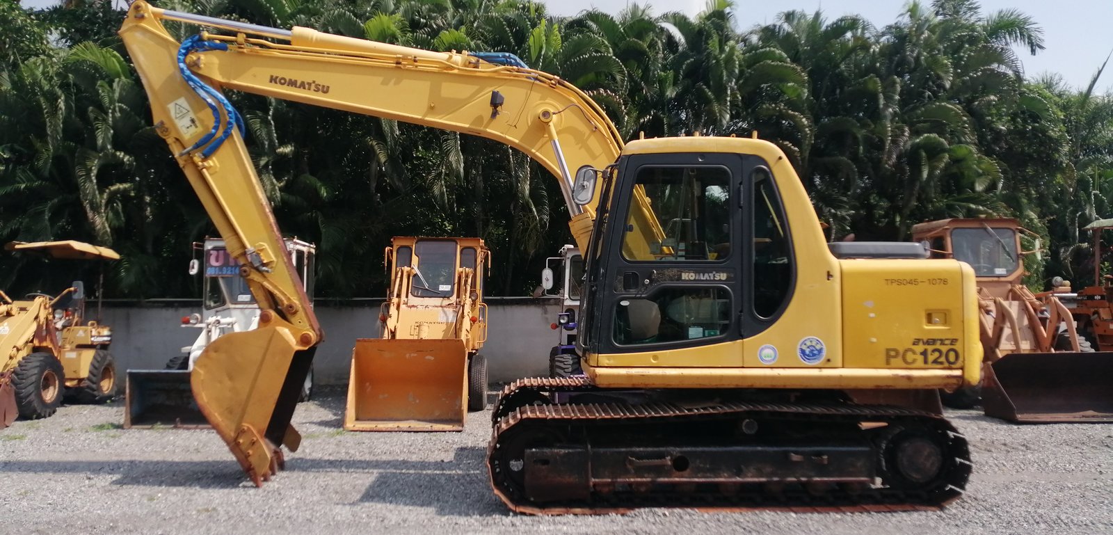 ต้องการขายรถขุดยี่ห้อKOMATSU-PC120-EO รถนอกนำเข้าจากญี่ปุ่น