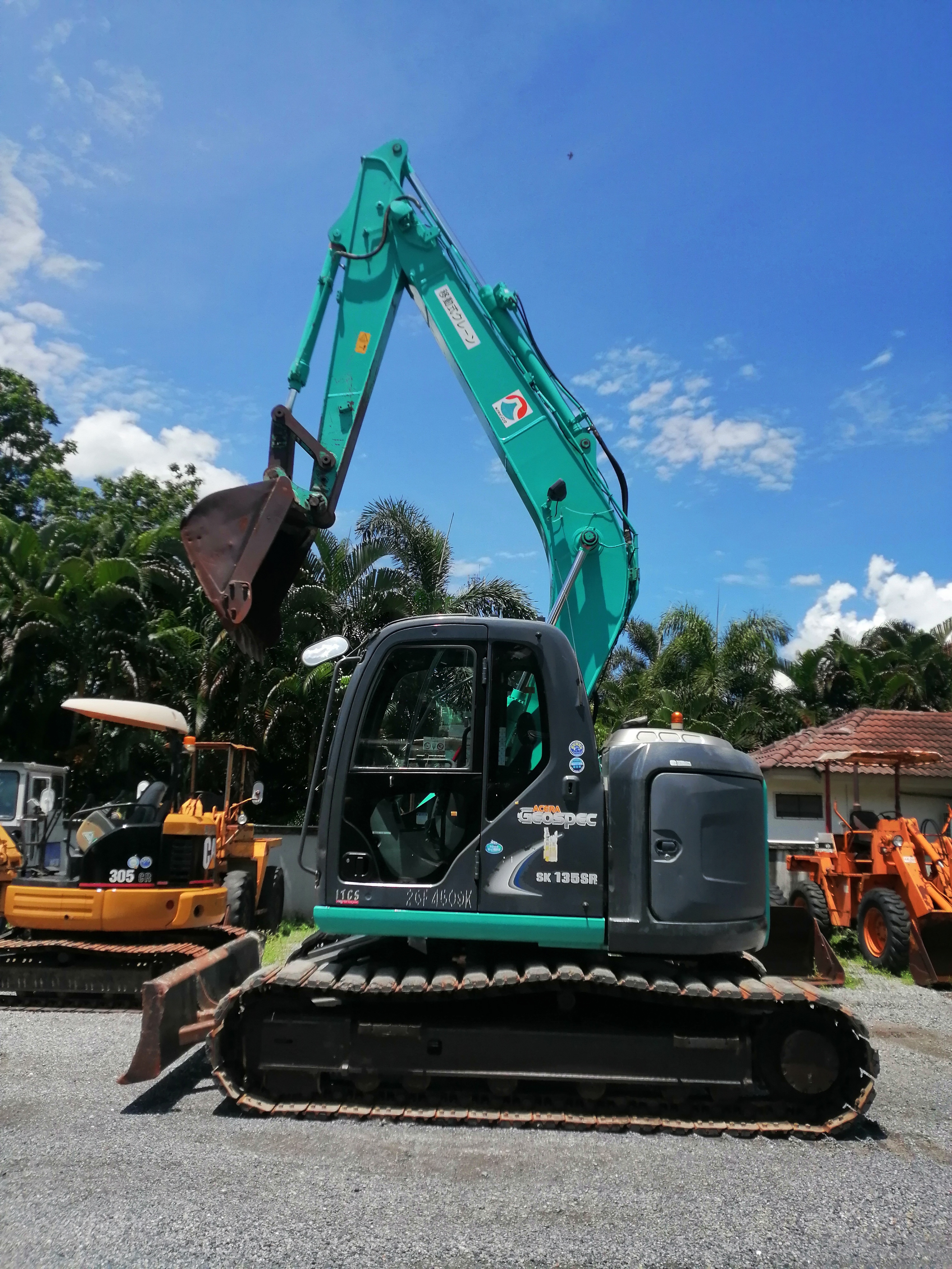 รถขุดยี่ห้อKOBELCO-sk135sr-2รถนำเข้าจากญี่ปุ่น