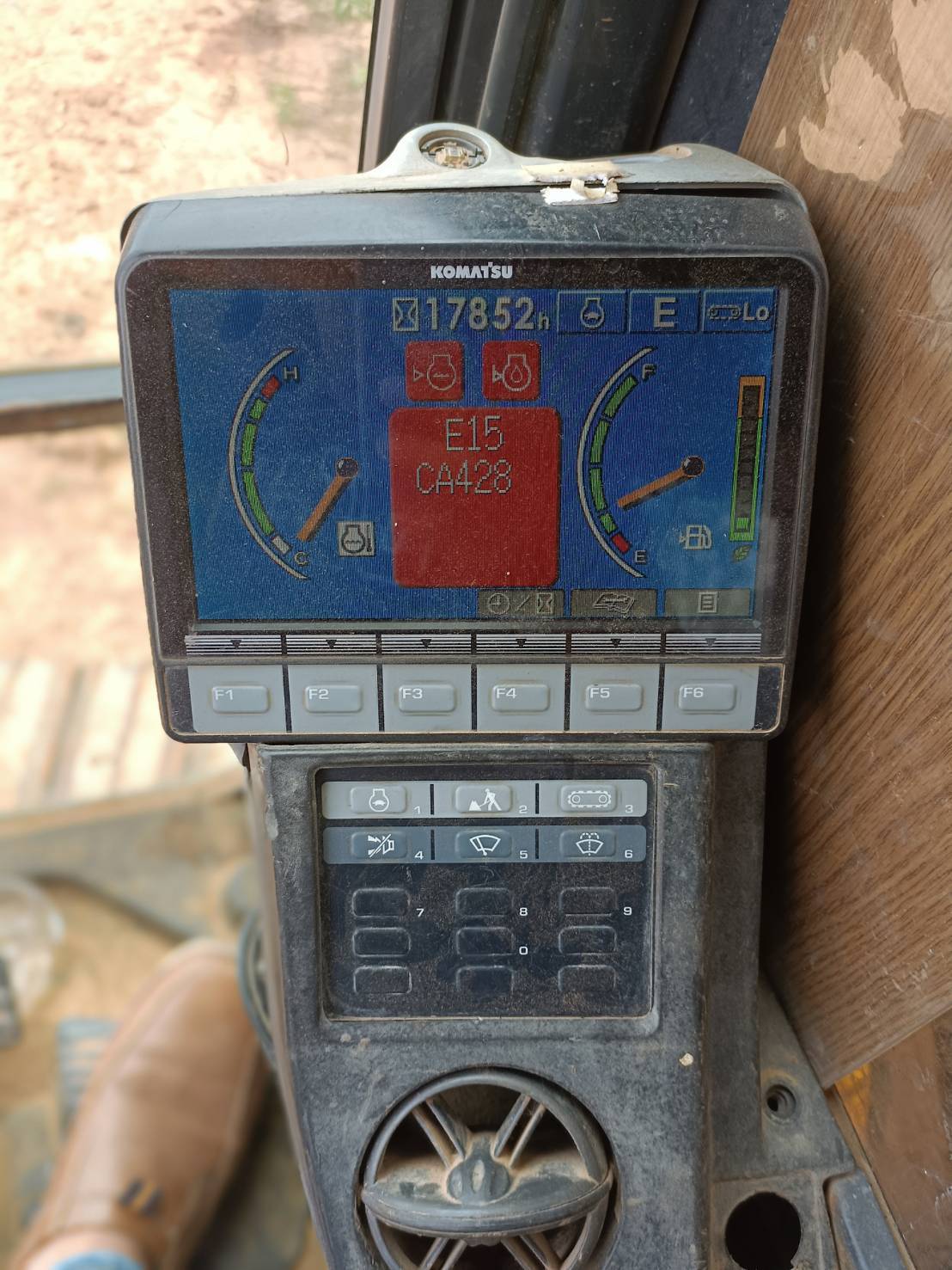 ขายรถแบคโฮ KOMATS PC200-8เอกสารทะเบียน