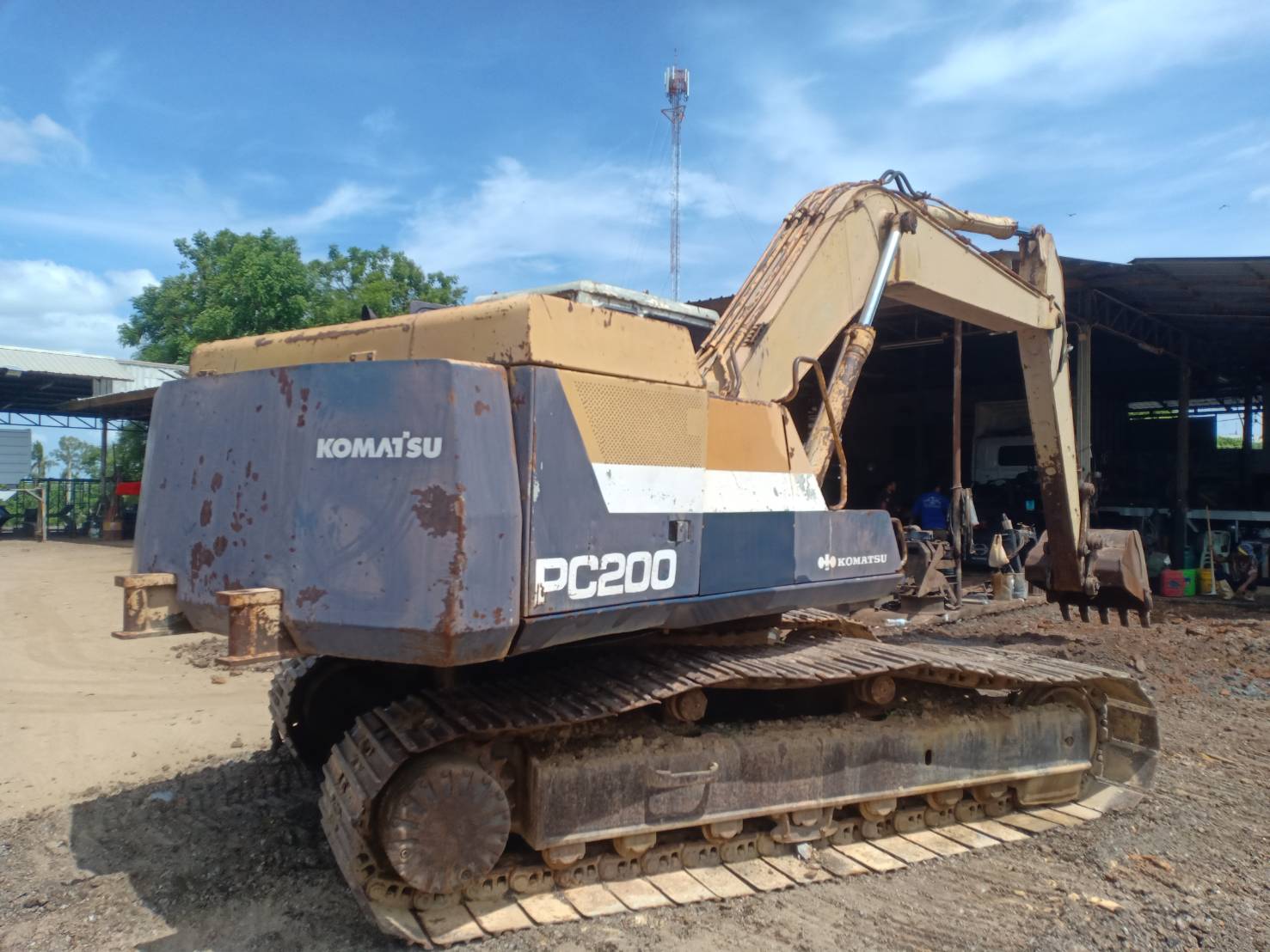 ขายรถแบคโฮ KOMATSU PC200-5