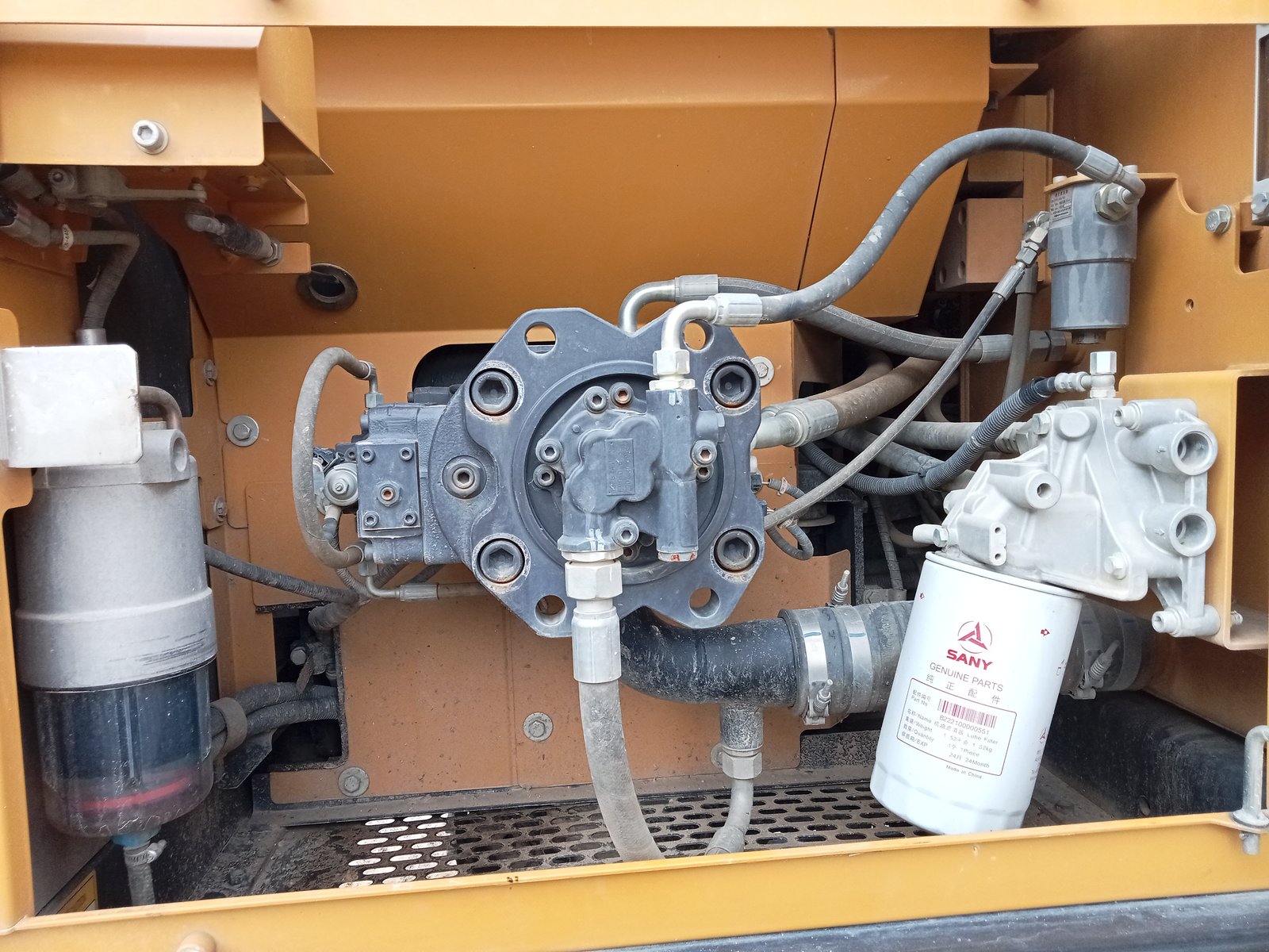 ขายรถแบคโฮ .SANY SY215C ชม.5ก่วารถออก3ปี ขายรถแบคโฮ .SANY SY215C ชม.5ก่วารถออก3ปี