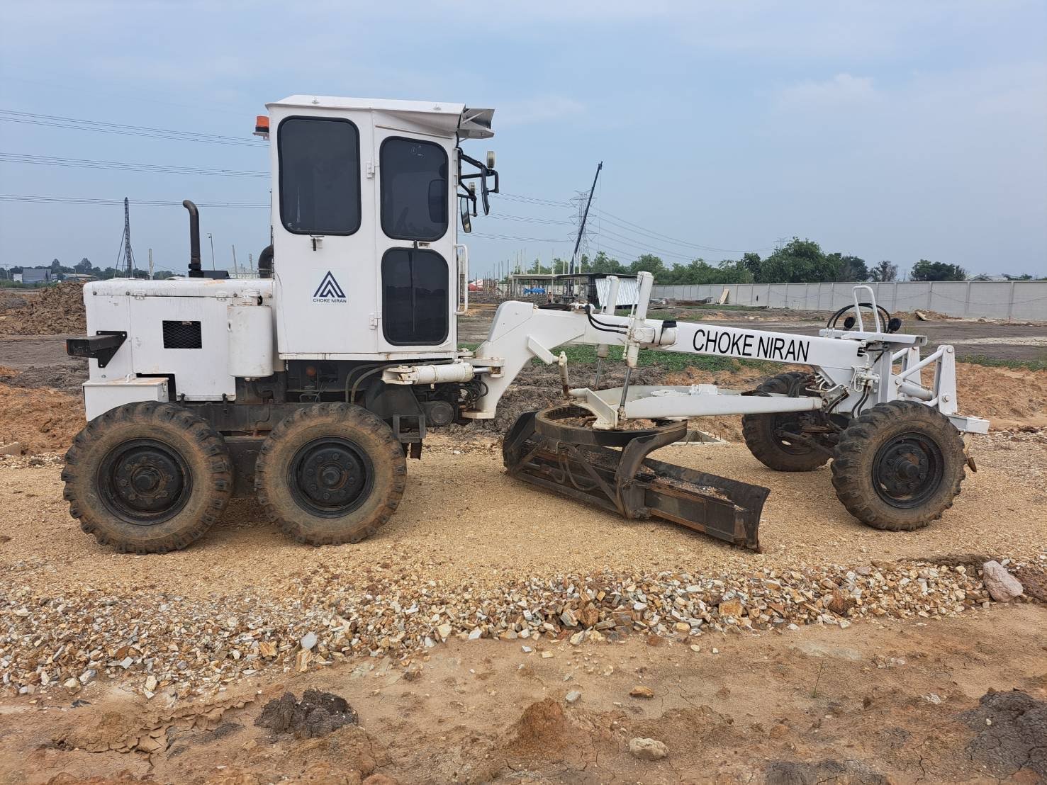 KOMATSU gd281Aสภาพเก่านอก
