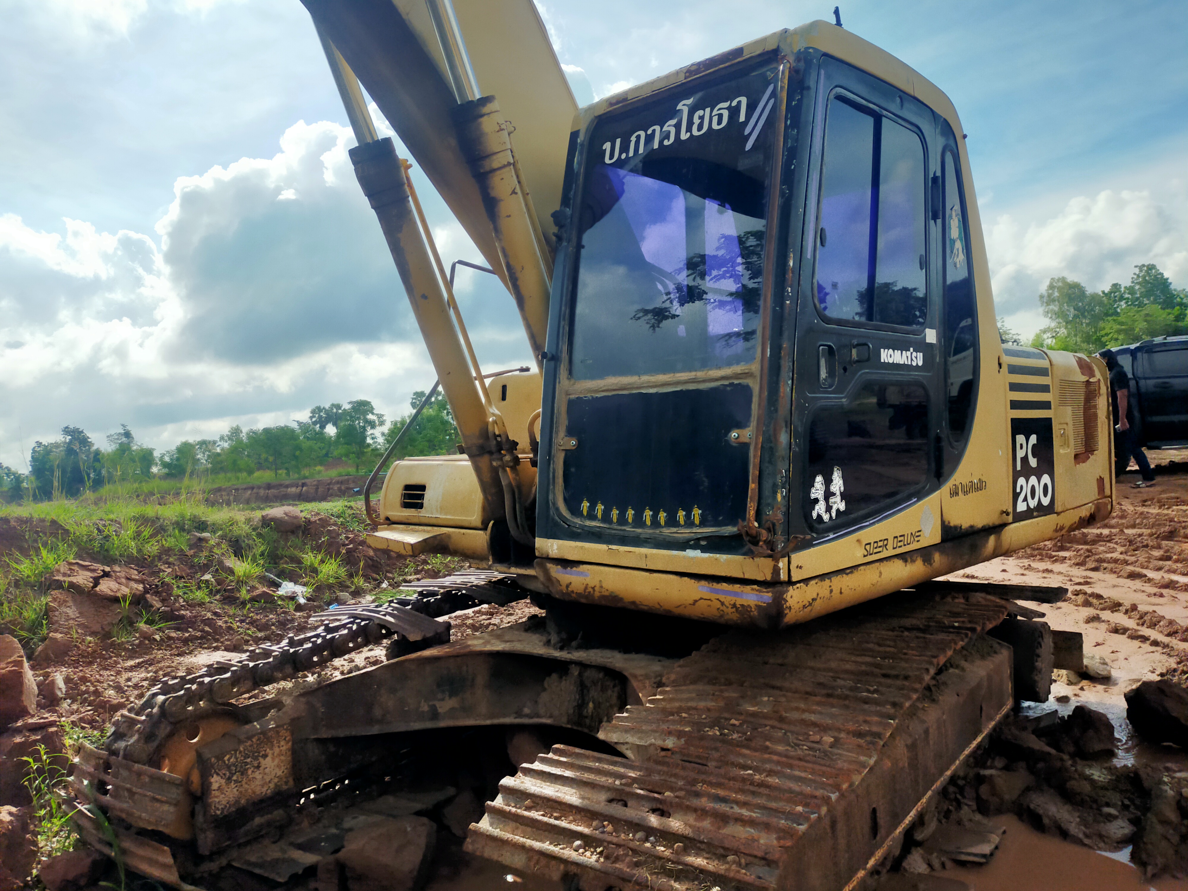 ขายรถแบคโฮ KOMATSU PC200-6 ไฟฟ้าเต็ม เดิมๆเอกสารแจ้งจำหน่าย
