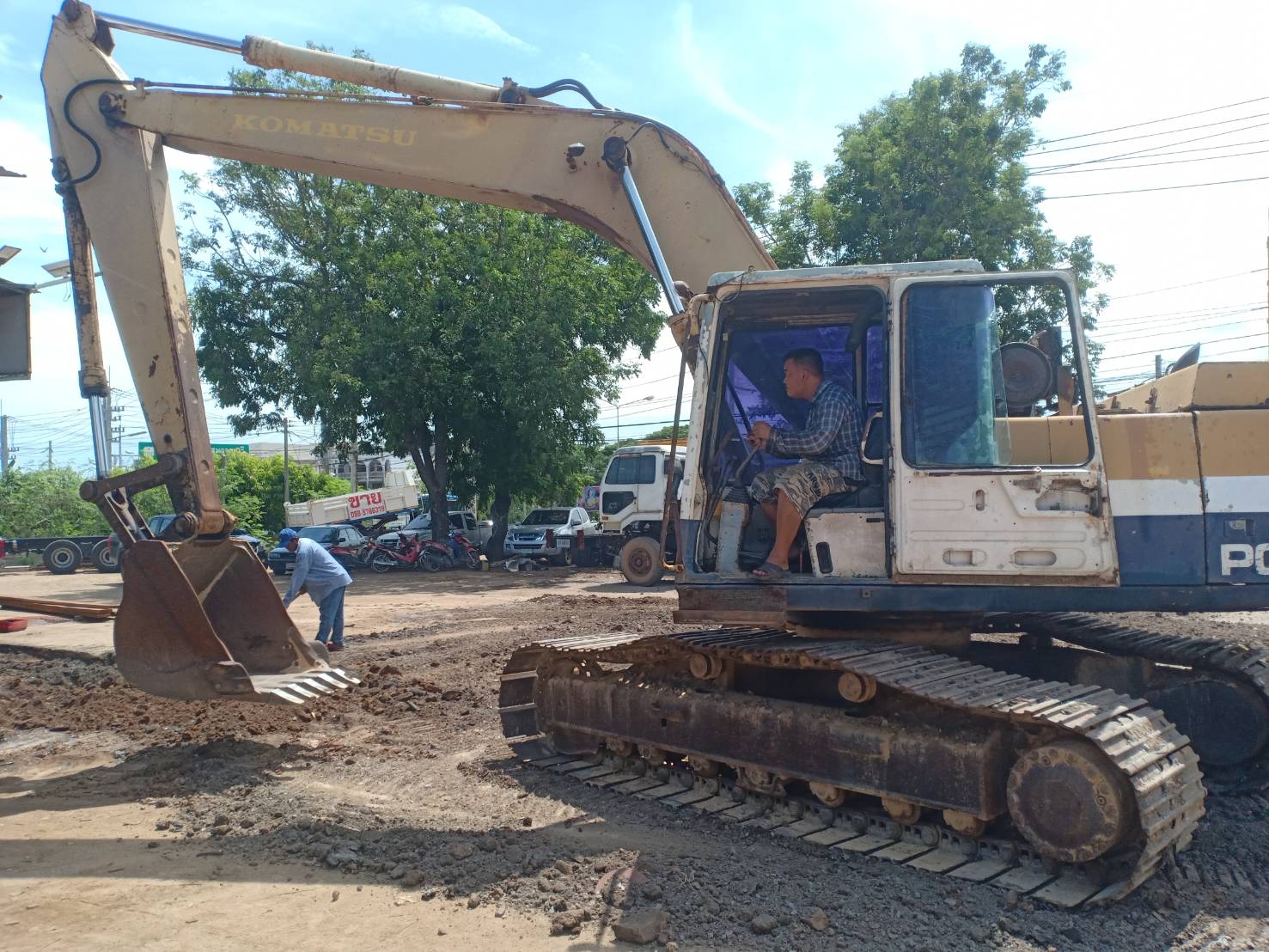 ขายรถแบคโฮ KOMATSU PC200-5