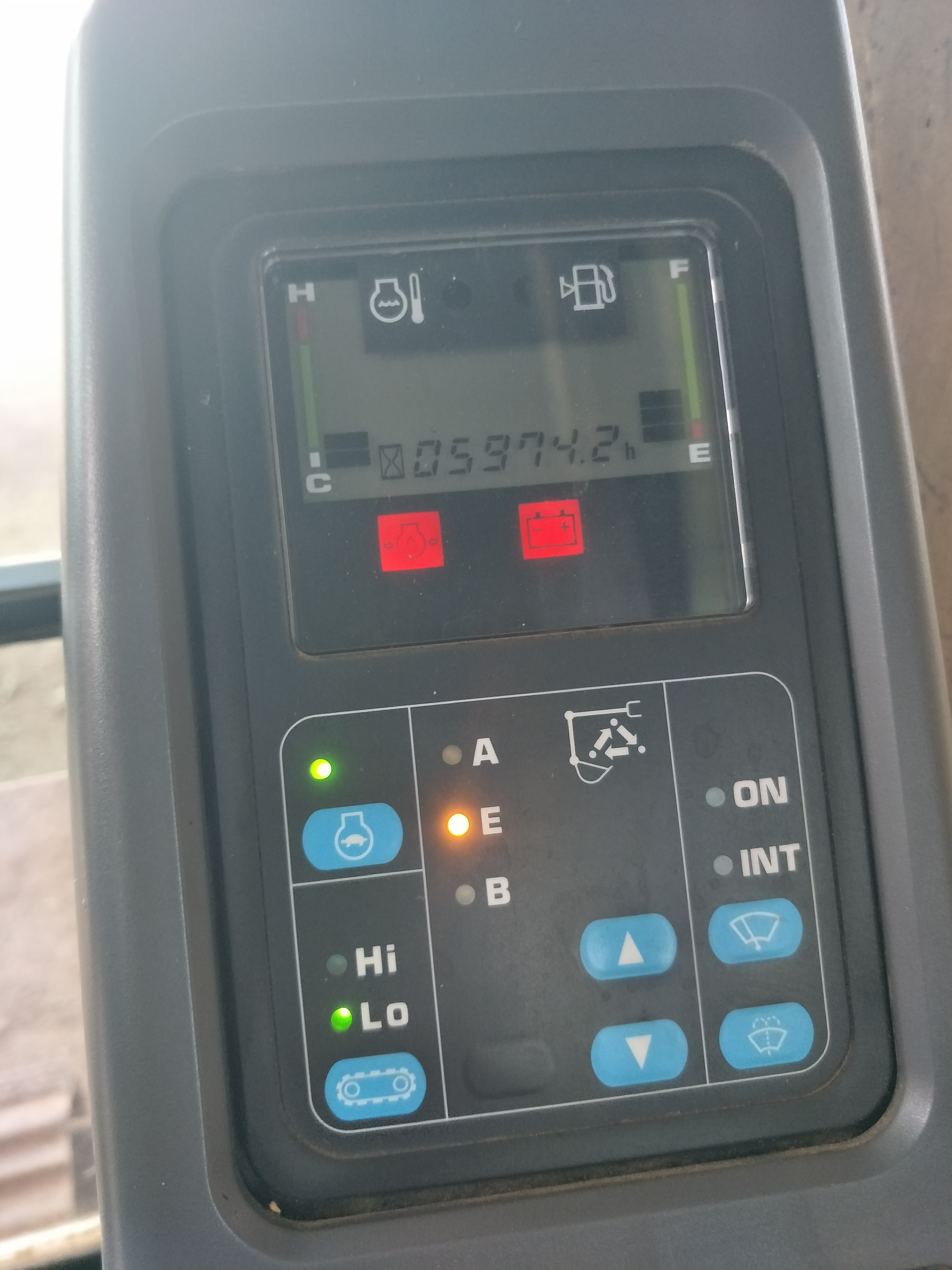 ขายเหมา แม็คโค รถลาก พร้อมใช้ ขายเหมา แม็คโค รถลาก พร้อมใช้