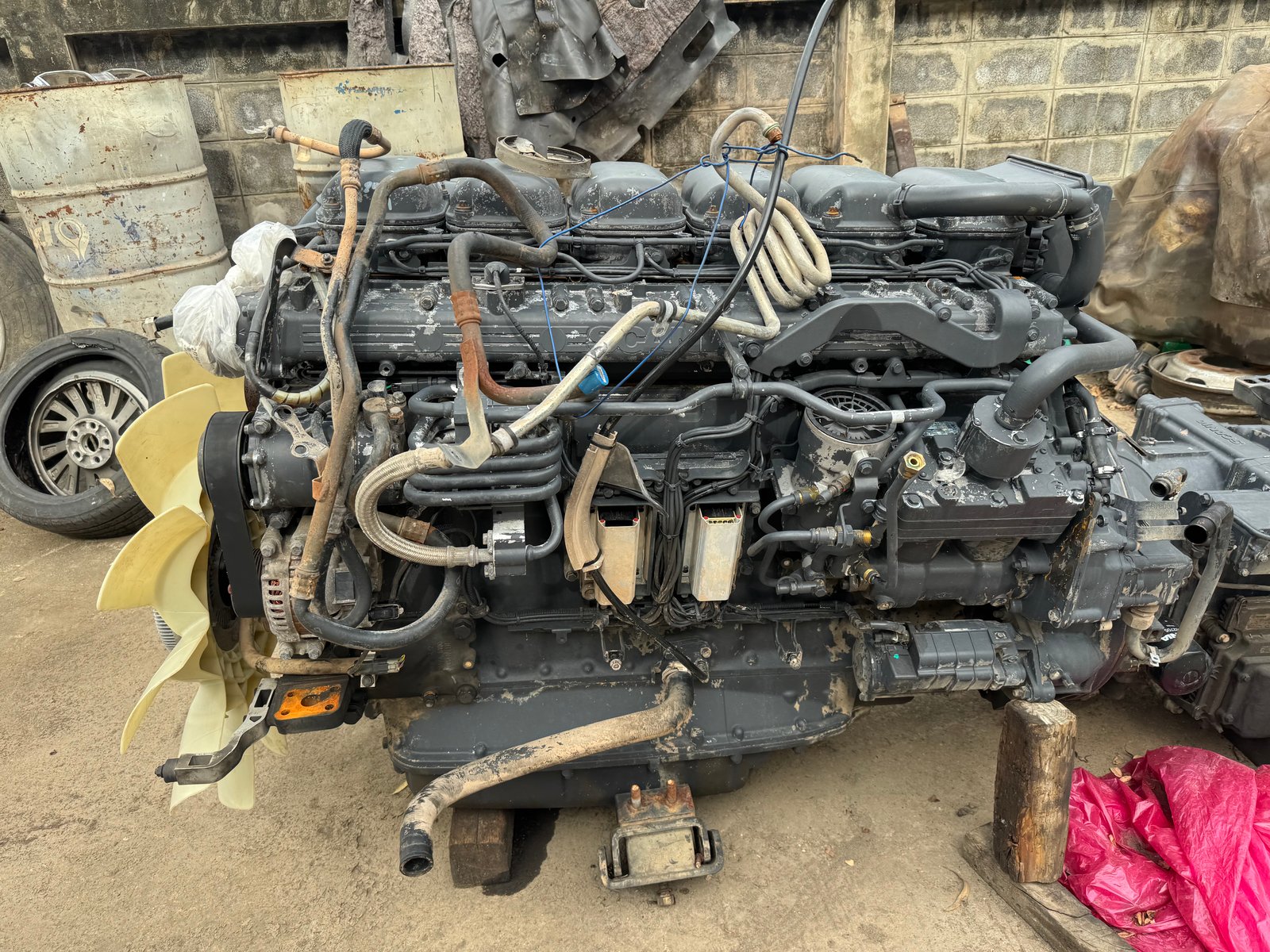 ขายเครื่องพร้อมเกียร์ scania p360 DC13 ยกลง รถศูนย์ไทยวิ่ง200,000 ขาย 330,000 อู่ช่างหน่อง ขายเครื่องพร้อมเกียร์ scania p360 DC13 ยกลง รถศูนย์ไทยวิ่ง200,000 ขาย 330,000 อู่ช่างหน่อง