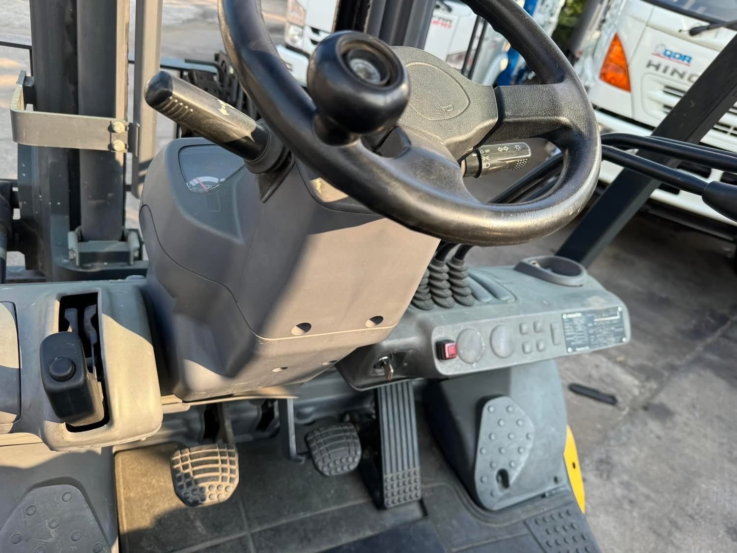 -680.000- รถหมดสัญญาเช่า เข้าใหม่ครับ โฟร์คลิฟท์ 5 ตัน งาขยับซ้ายขาวได้ Automatic diesel รถบางกอกโคม