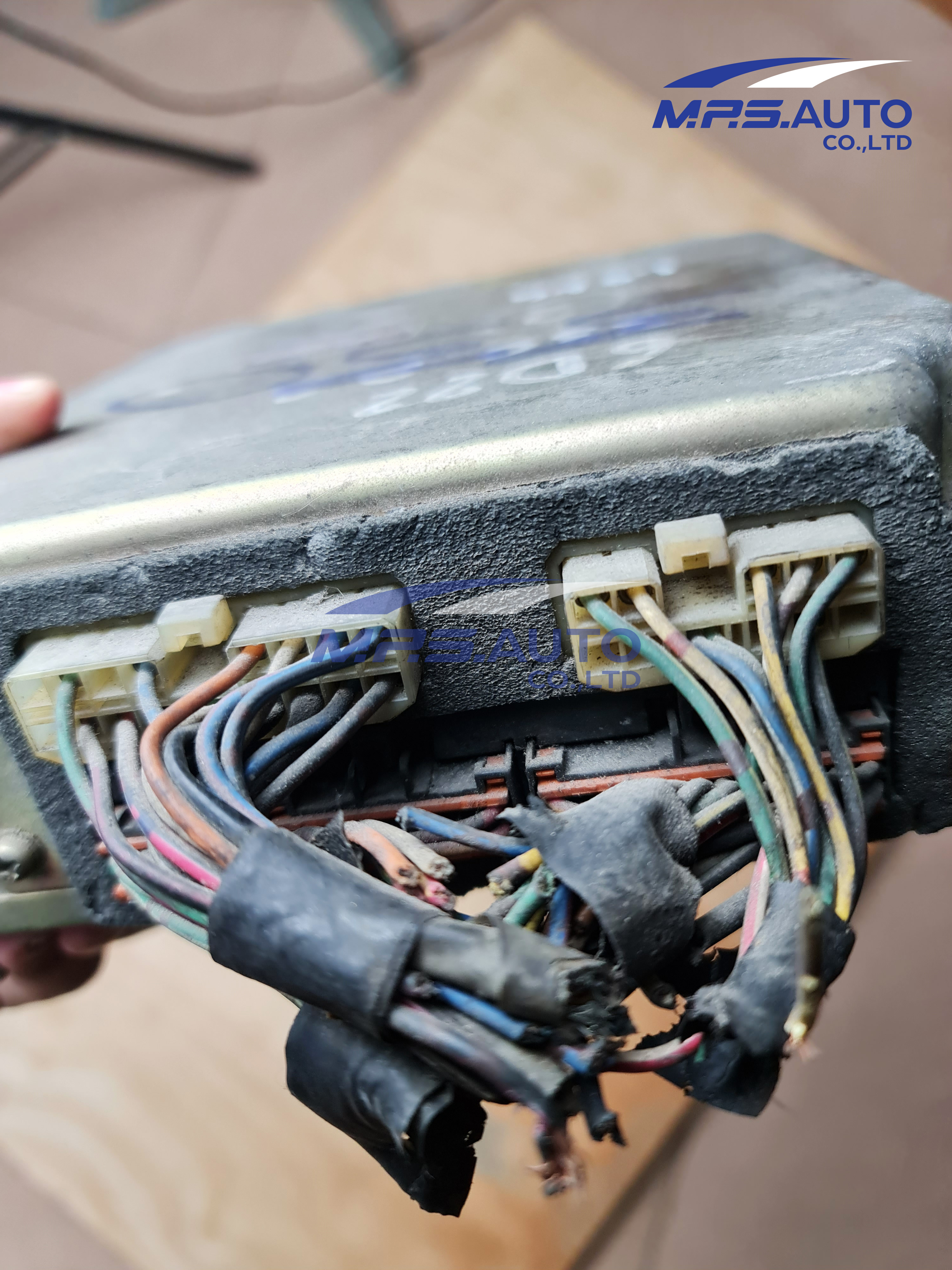 กล่อง ECU Mitsubishi FUSO 6D22T3 Parts.no 4079102862