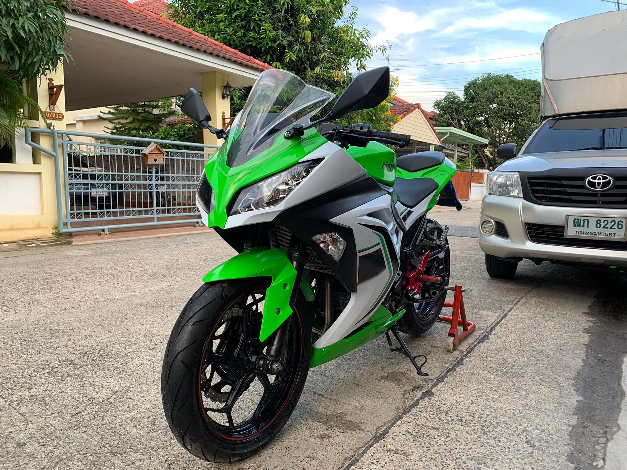 Kawasaki Ninja300 ABS สวยใส ไม่มีริ้วรอย Kawasaki Ninja300 ABS สวยใส ไม่มีริ้วรอย