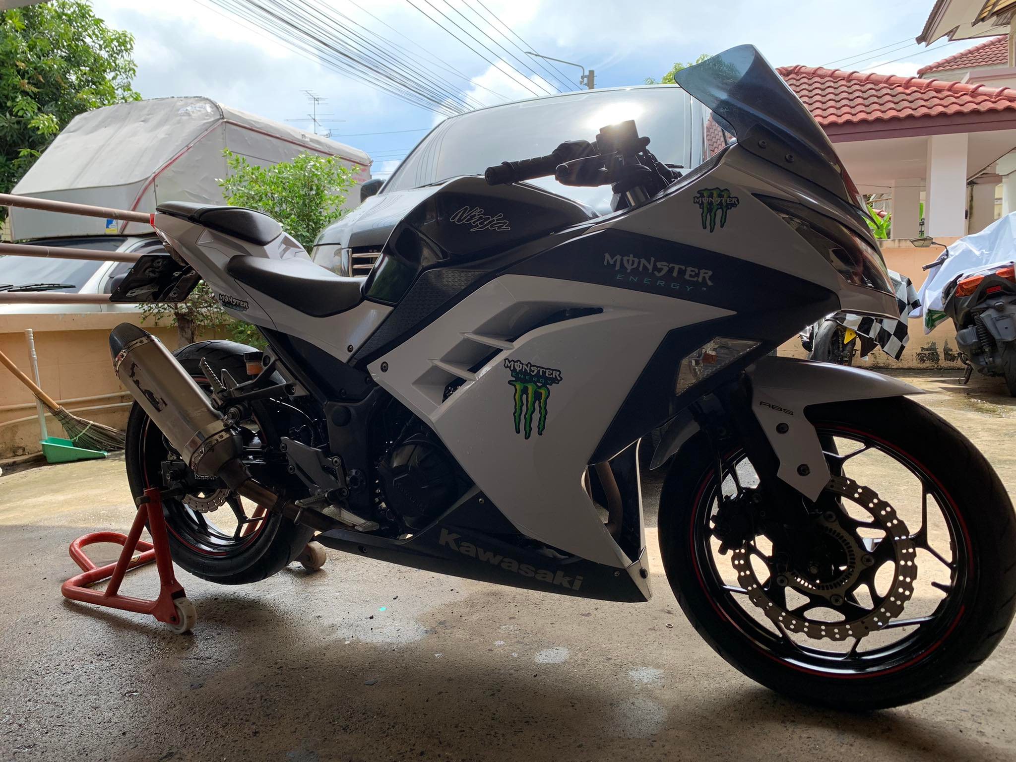 Kawasaki Ninja300 ABS ปี 13 ราคาเร้าใจ Kawasaki Ninja300 ABS ปี 13 ราคาเร้าใจ