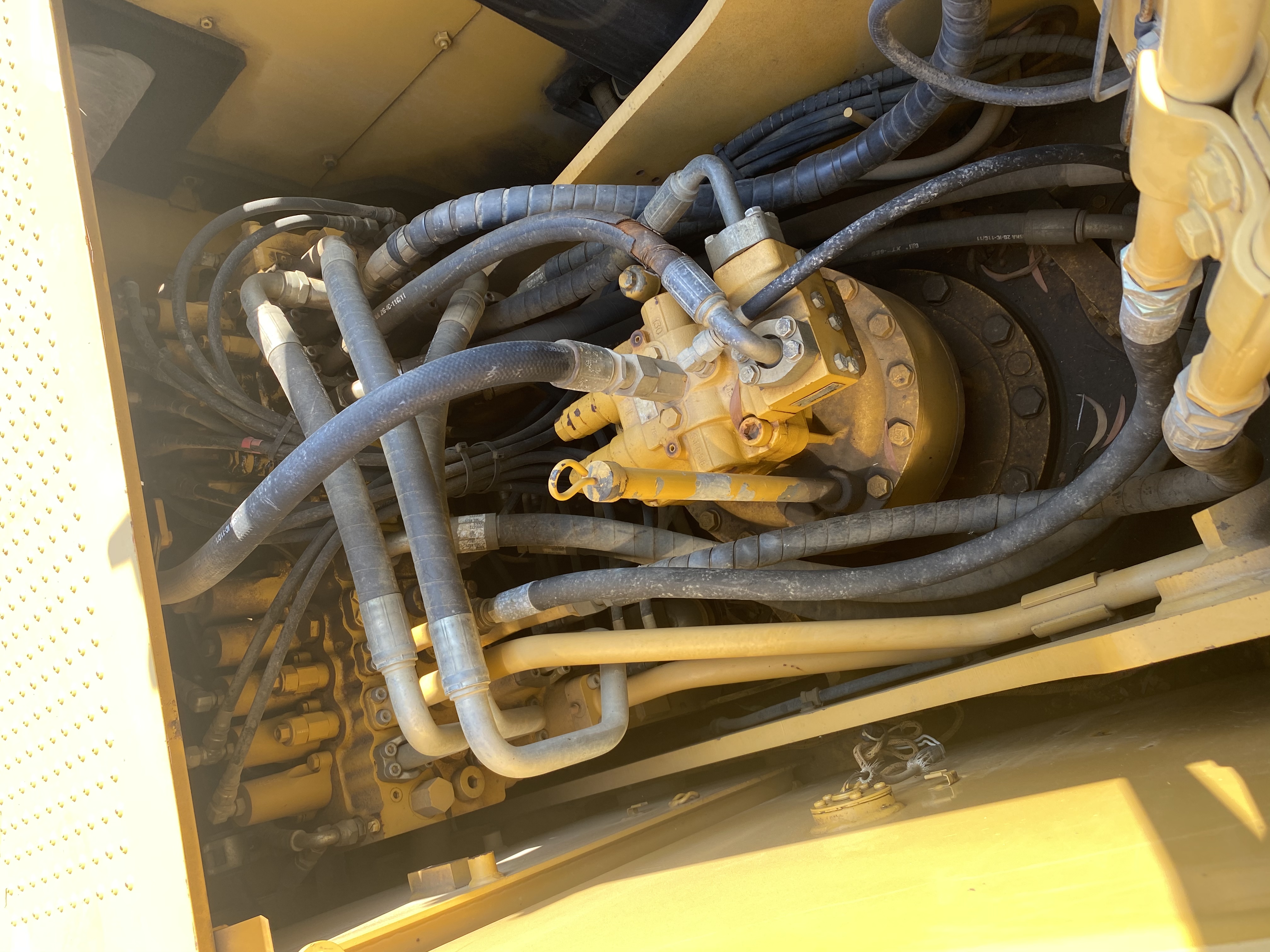 รถแบคโฮ CAT320D2 ใช้งาน 10,000 ช.ม. เอกสารใบแจ้งจำหน่าย