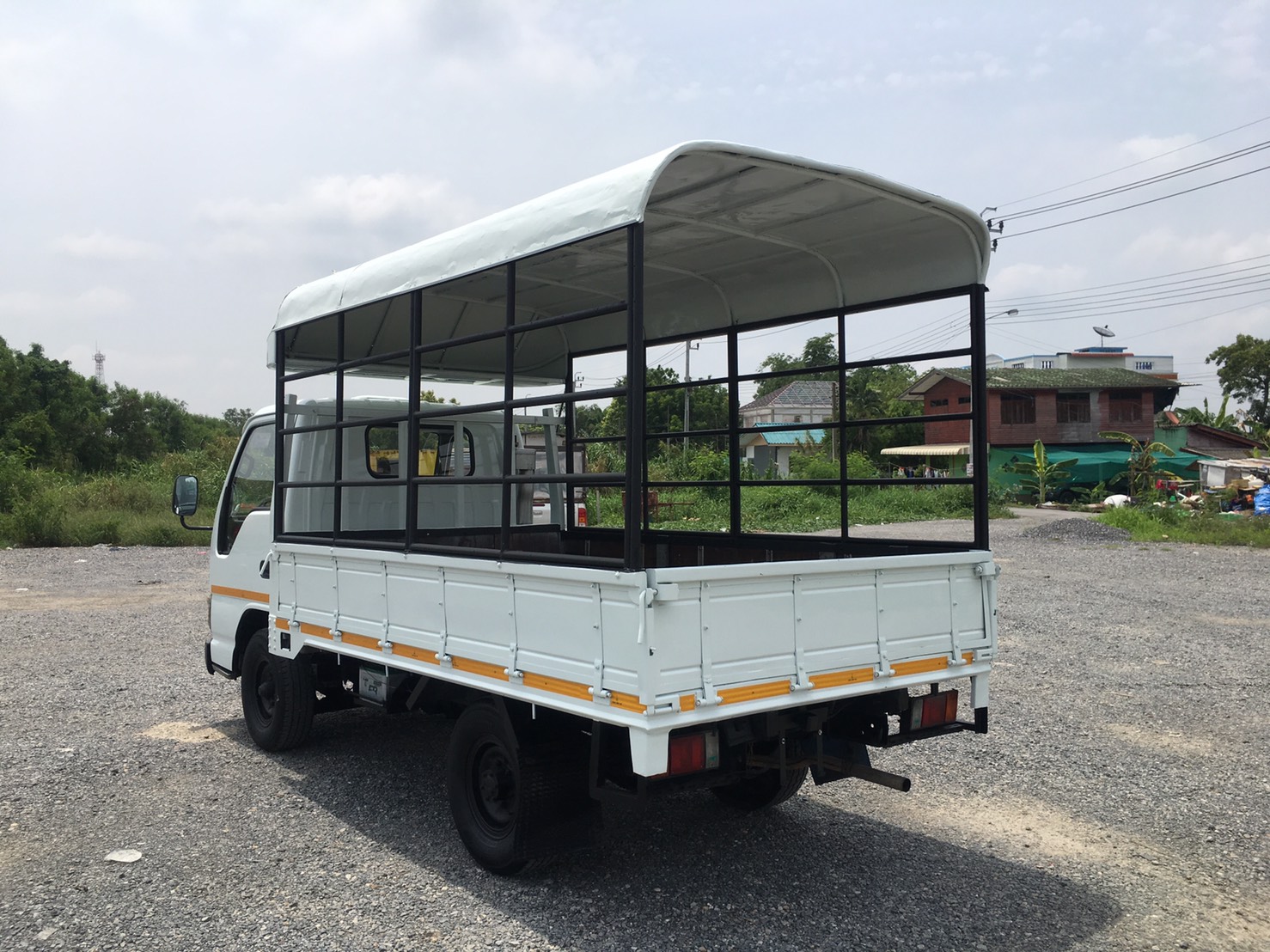 ขายรถ ISUZU NKR 100 แรงเทอร์โบปี 2548 (รถห้าง)ป้ายแบบไม่ติดเวลา 
