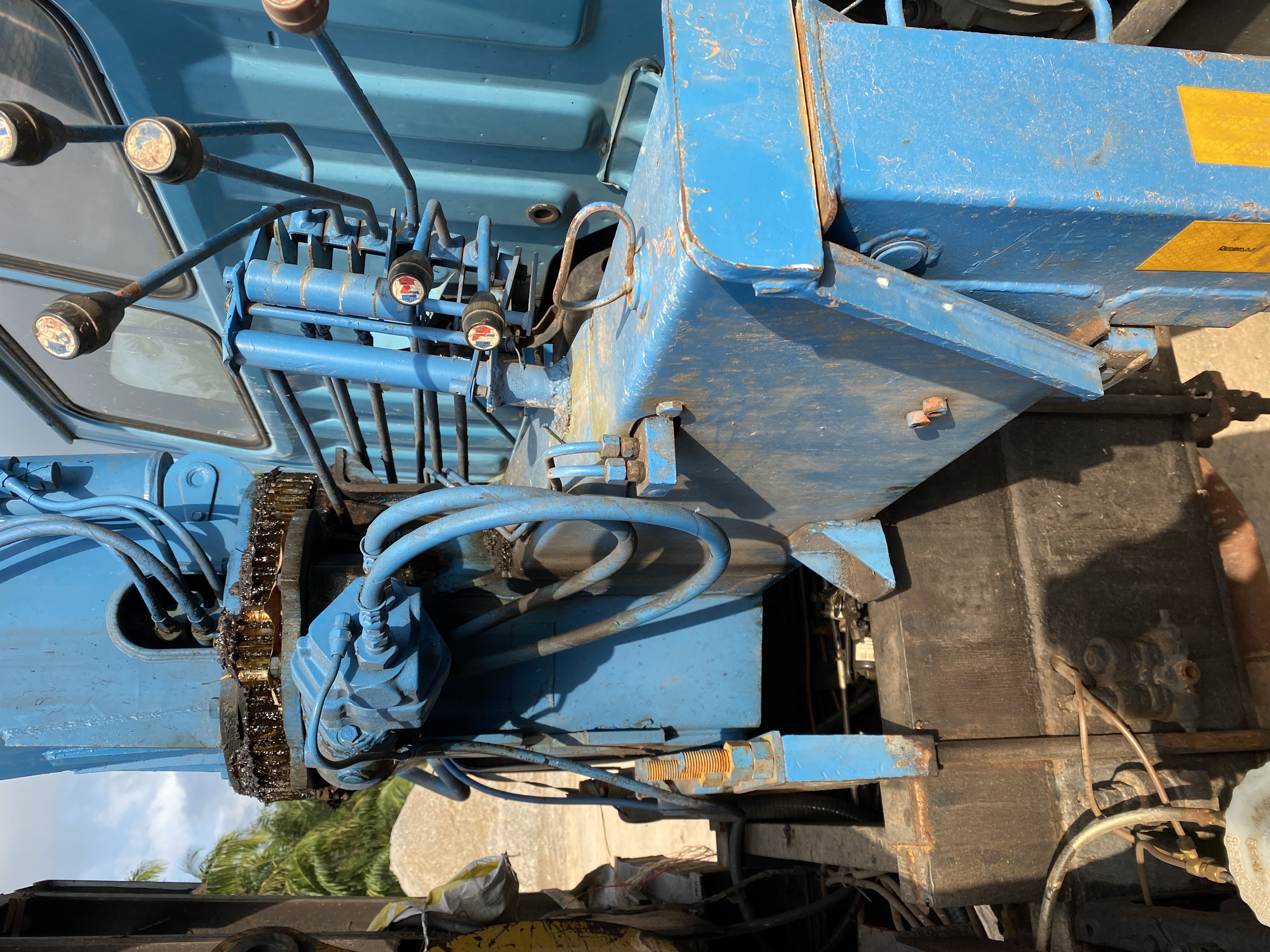 ขายด่วน เครนไมด้า 1ปอก4ชัก เอวร้าว ยกลง ระบบอื่นปรกติ ขาเหลี่ยม ขายตามสภาพเพียง 85000