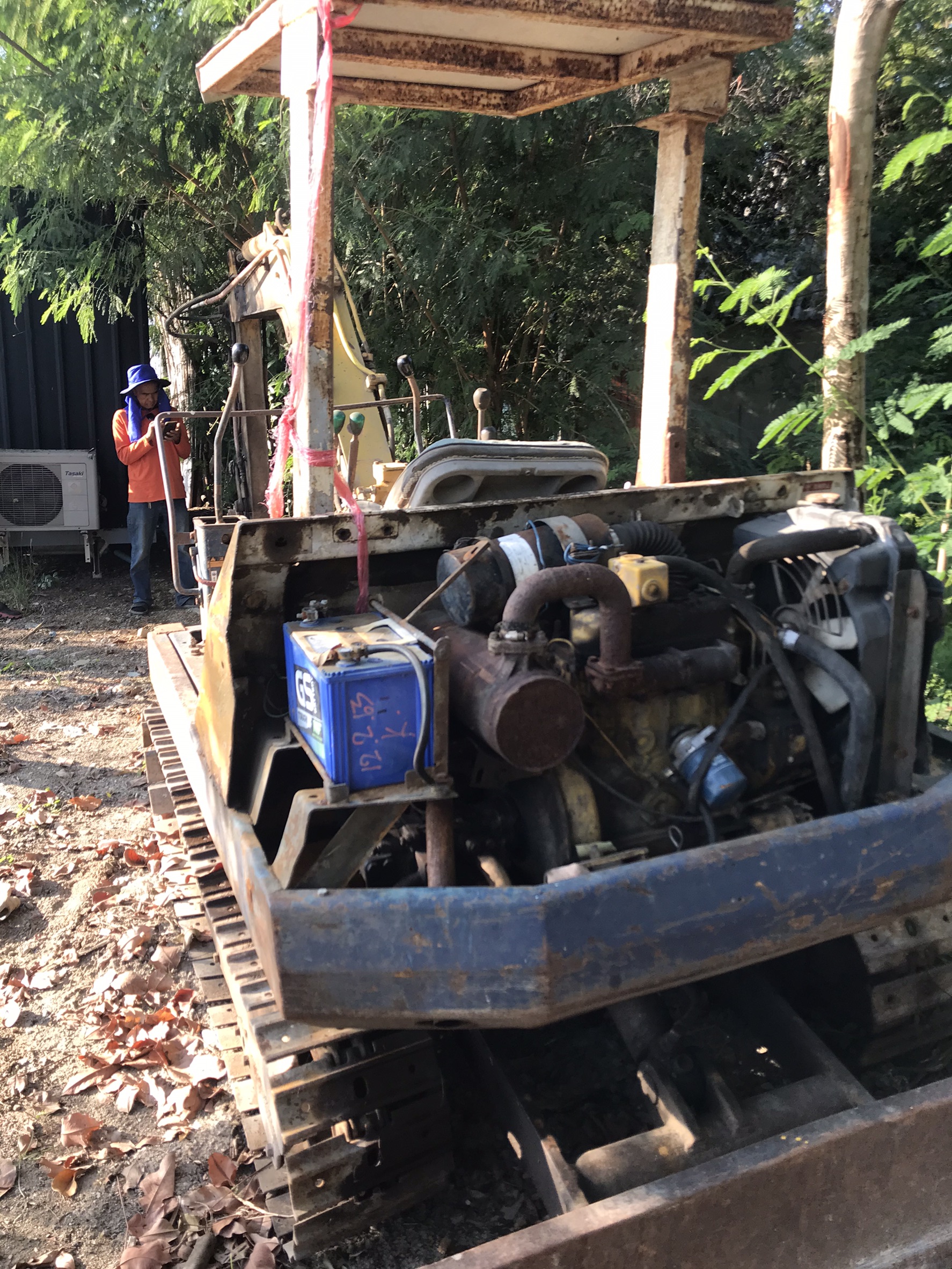 ขายด่วน Komatsu pc20รุ่น5 พร้อมหัวแย็ก เครื่องดี ปั้มไฮโดรริคอ่อนนิด เพียง 125000 บาท ขายด่วน Komatsu pc20รุ่น5 พร้อมหัวแย็ก เครื่องดี ปั้มไฮโดรริคอ่อนนิด เพียง 125000 บาท
