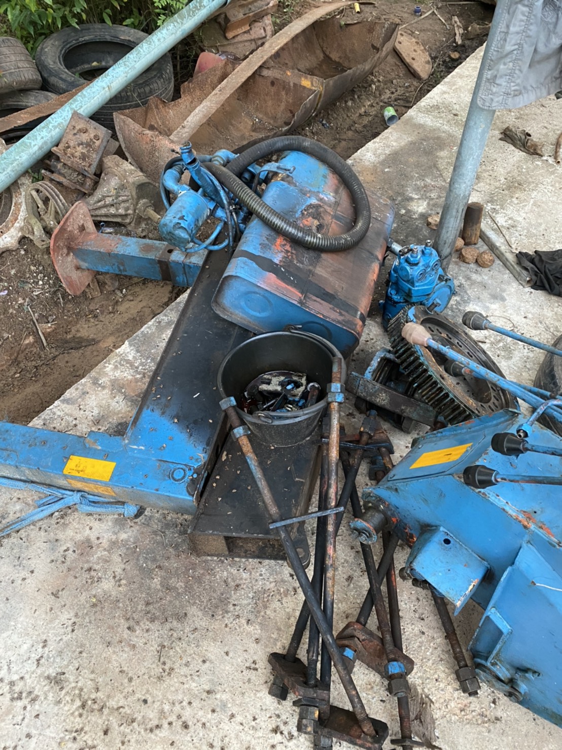 ขายด่วน เครนไมด้า 1ปอก4ชัก เอวร้าว ยกลง ระบบอื่นปรกติ ขาเหลี่ยม ขายตามสภาพเพียง 85000