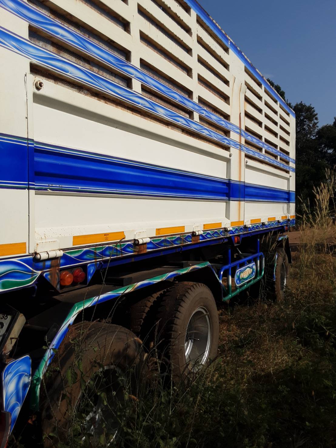 ลูกพ่วงแบบยกได้มีข้างเสริม ราคา 400,000 บาท / ติดต่อ 097-2283388 เพชร