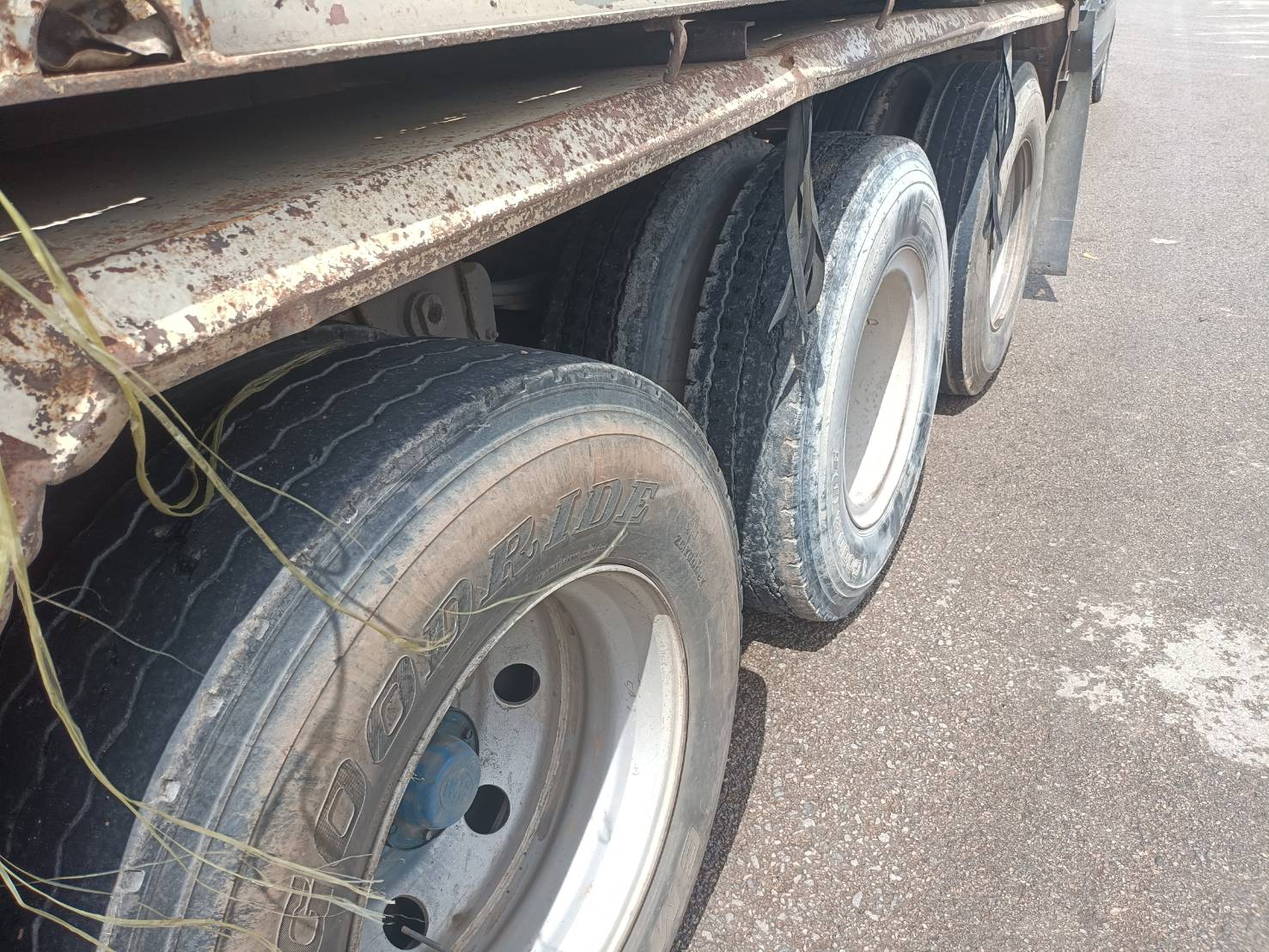 หางพื้นเรียบ สามมิตร ยาว 12 เมตร ปี2549