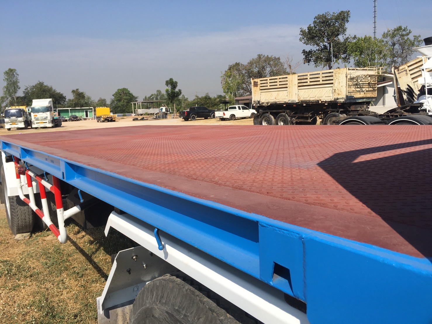 ลูกพ่วงพื้นเรียบ ปี2541 กระบะยาว 6.20 เมตร /ติดต่อคุณเพชร 097-2283388